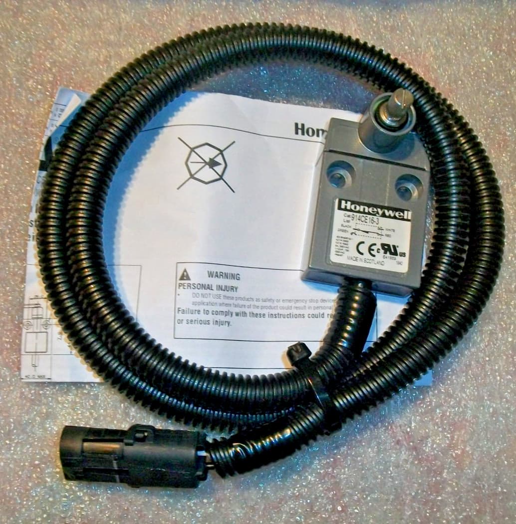 HONEYWELL 914CE16-3 MICROSWITCH ROTARY LIMIT SWITCH (B24)