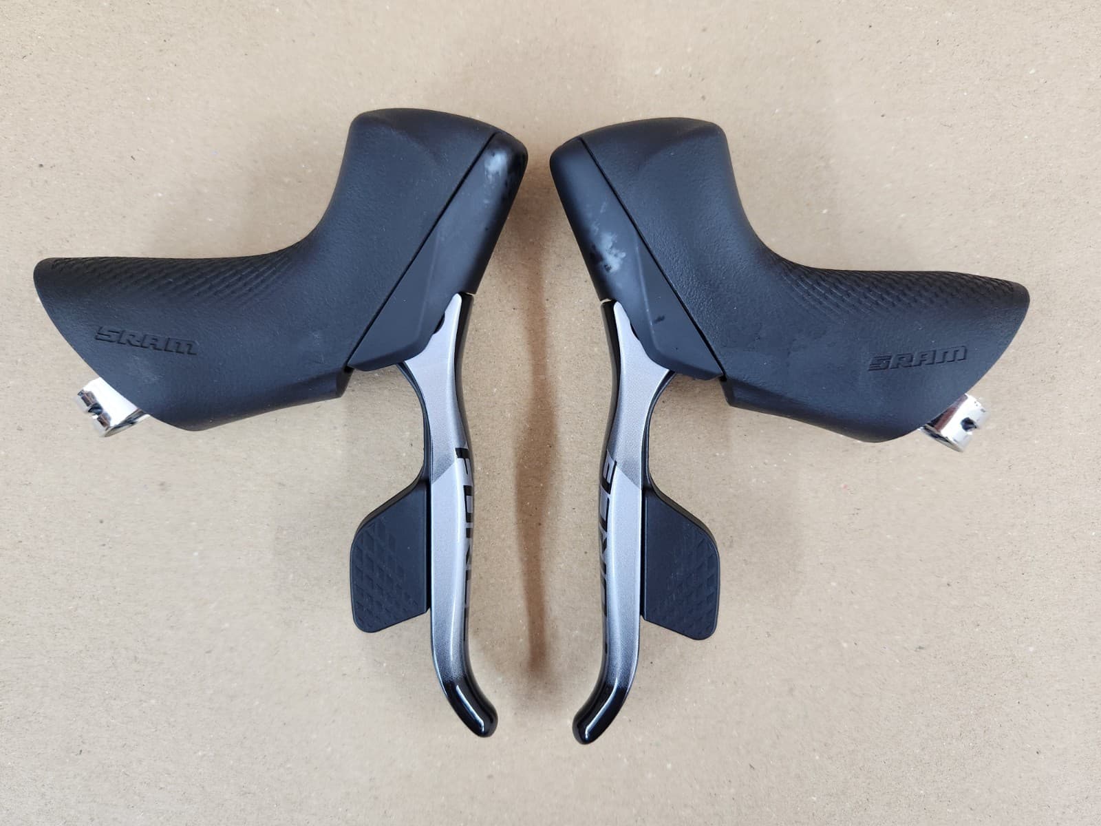 SRAM Force eTap AXS 12 Speed HRD Disc Shifters  2