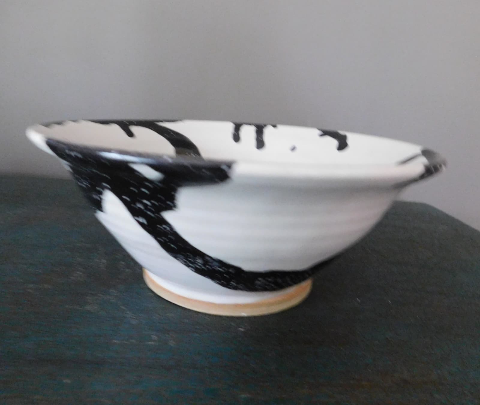 MCM 1970 JC RIVERA BEAR CHAMP HANDMADE ART POTTERY BLACK & WHITE SPLATTER BOWL 6