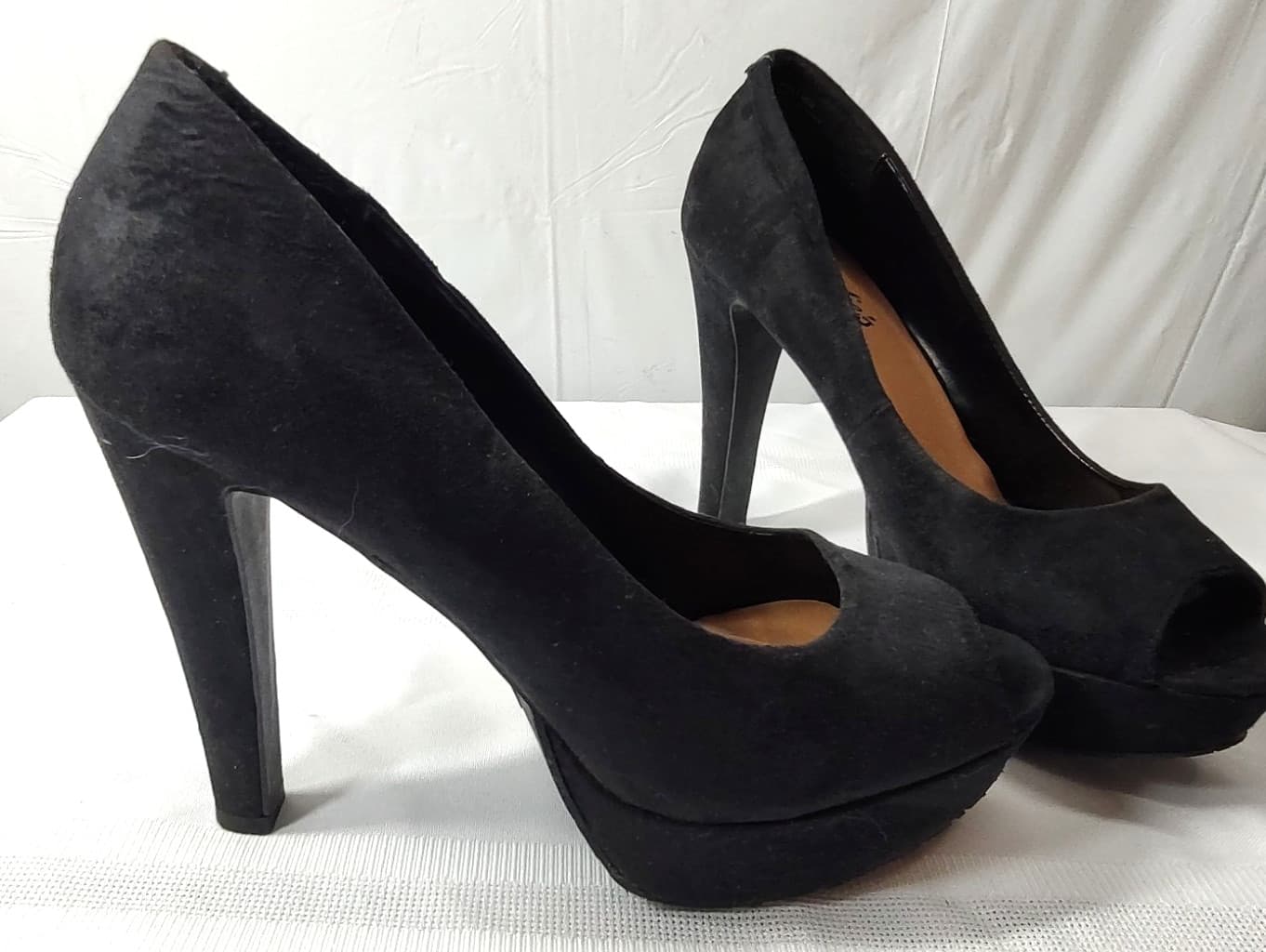 Candie's Black Faux Suede Platform Heels Peep Toe 9 M Open Toe Stiletto 6