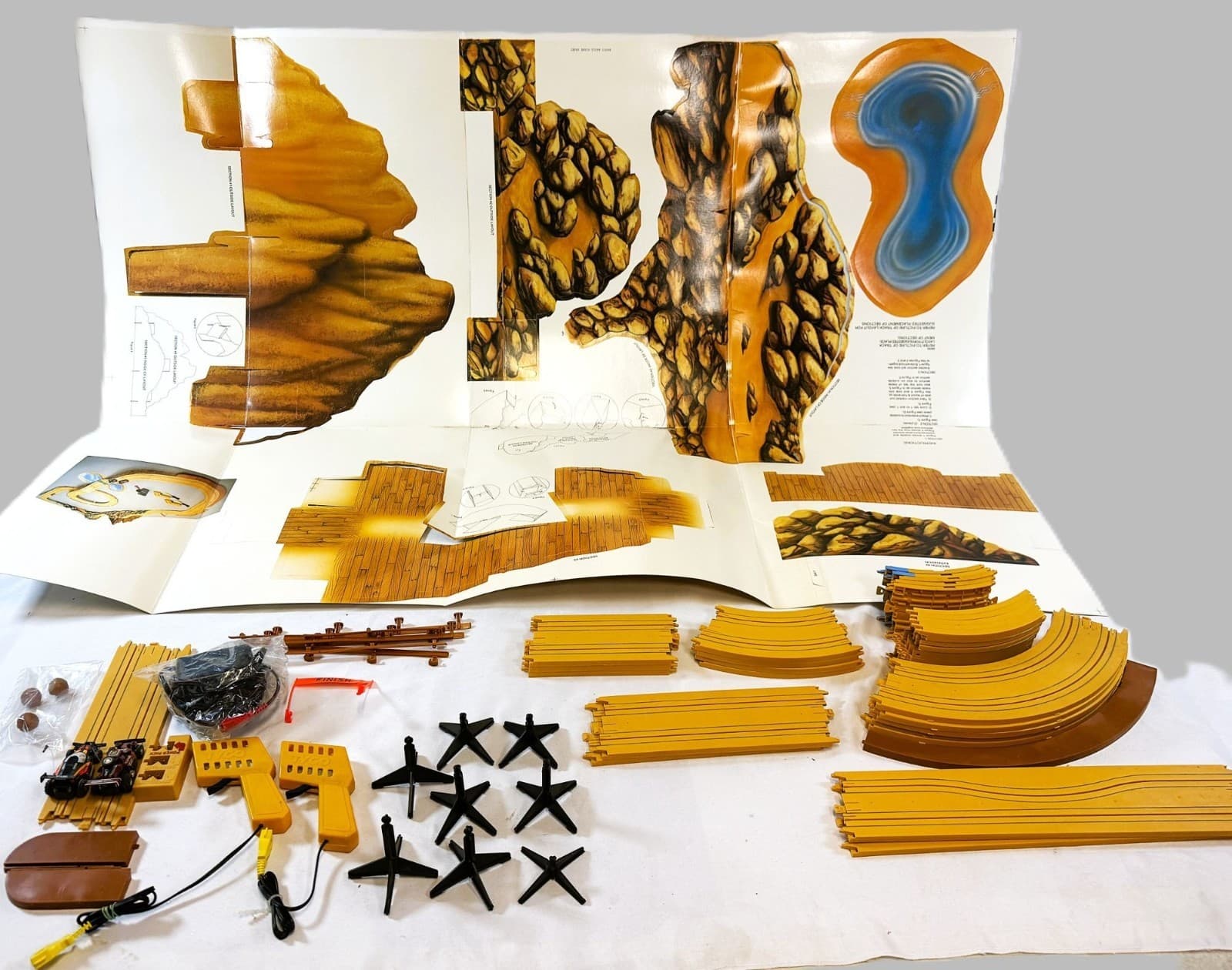 TYCO Racin’ Hoppers Electric Slot Car Track Set Off-Road Complete w/ Box & Cars 2