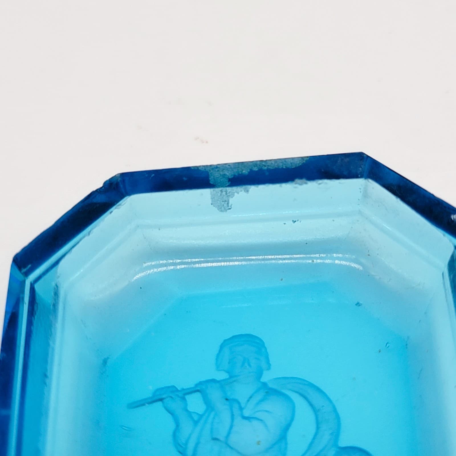 (4) Antique Heinrich Hoffmann Intaglio Trinket Trays/Salts Crystal 5