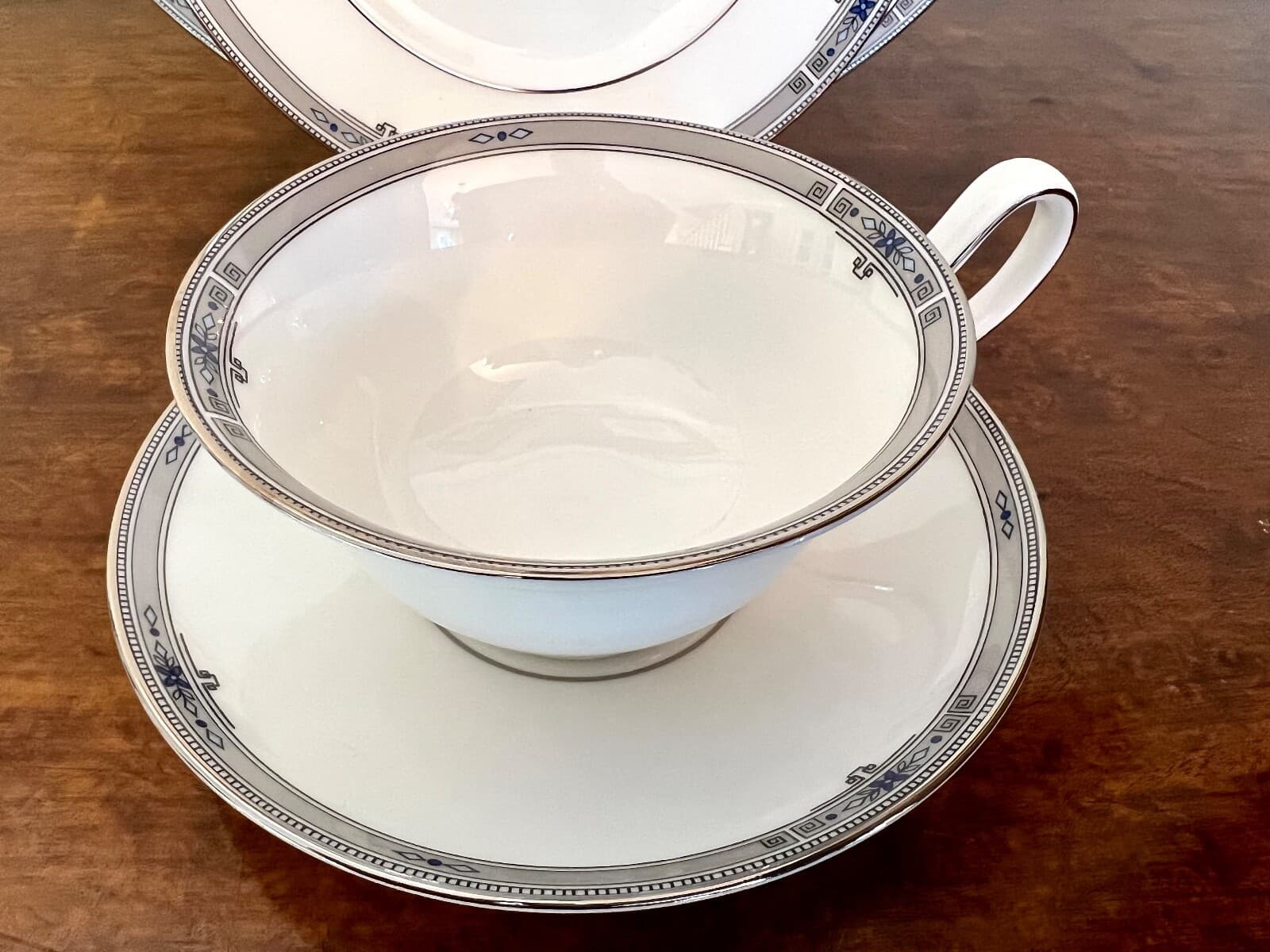 2 Lots Wedgwood AMHERST 5 Piece Place Setting (s) Platinum Trim 10 pieces 2