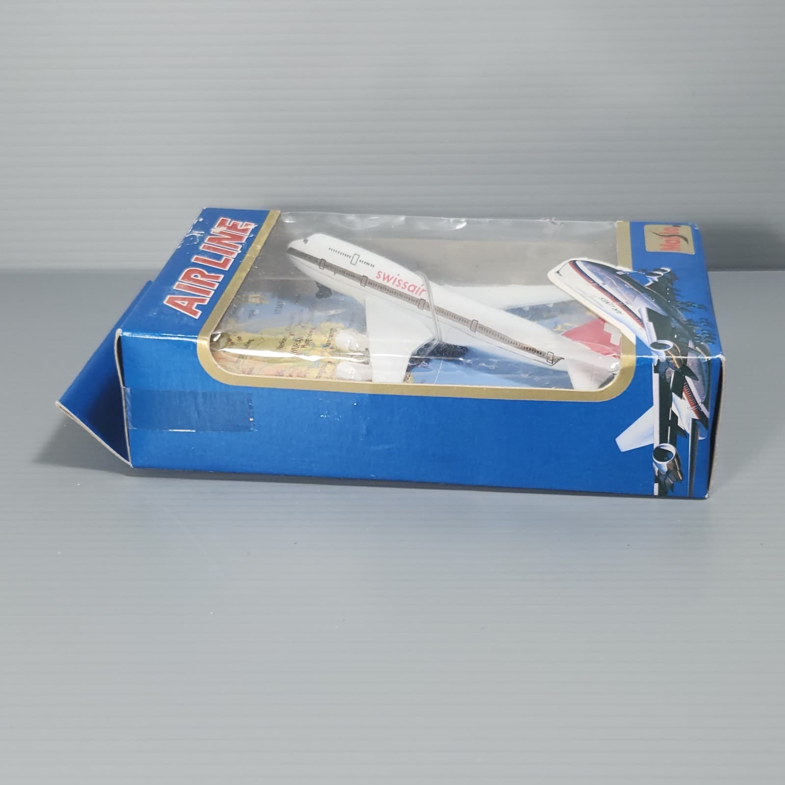 Swissair Airlines Passenger Jet Airliner Maisto Diecast Replica Box Damage 4