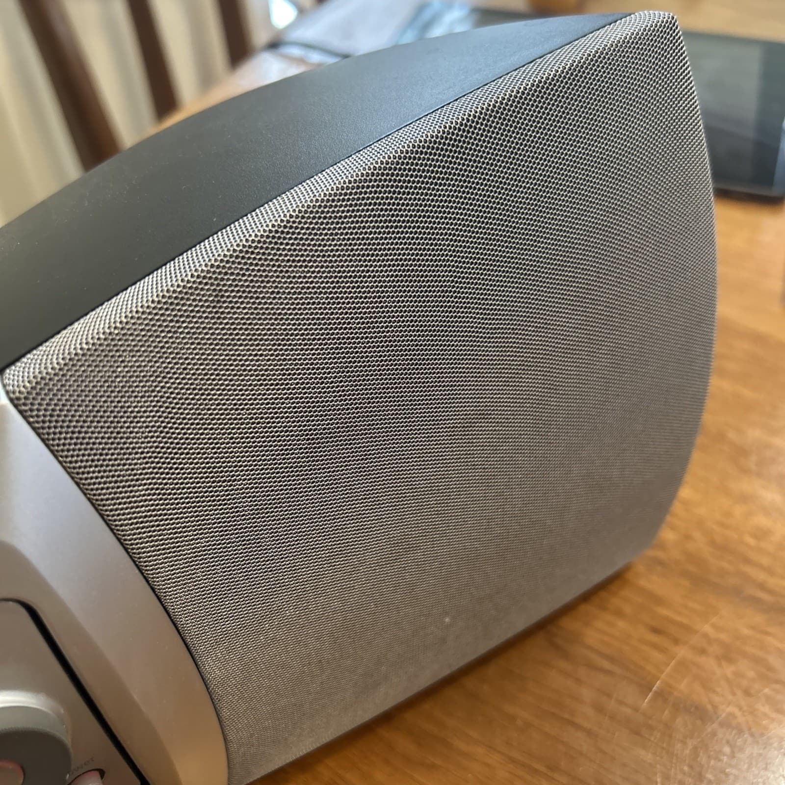 Delphi SkyFi SA10000 Sirius XM Satellite Radio Boombox with Active Lifetime Sub 4