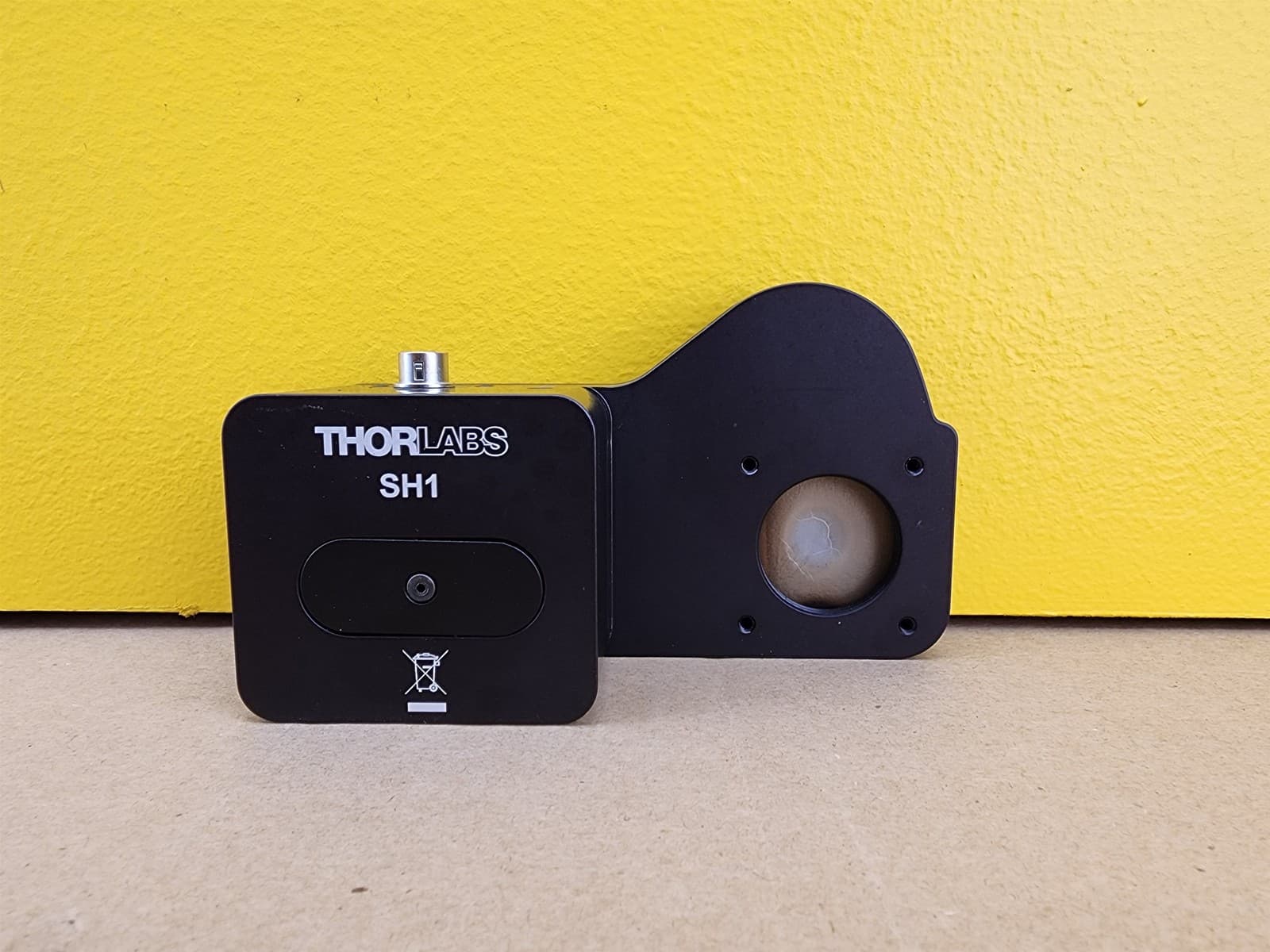 Thorlabs SH1 Optical Beam Shutter, Ø1" Aperture