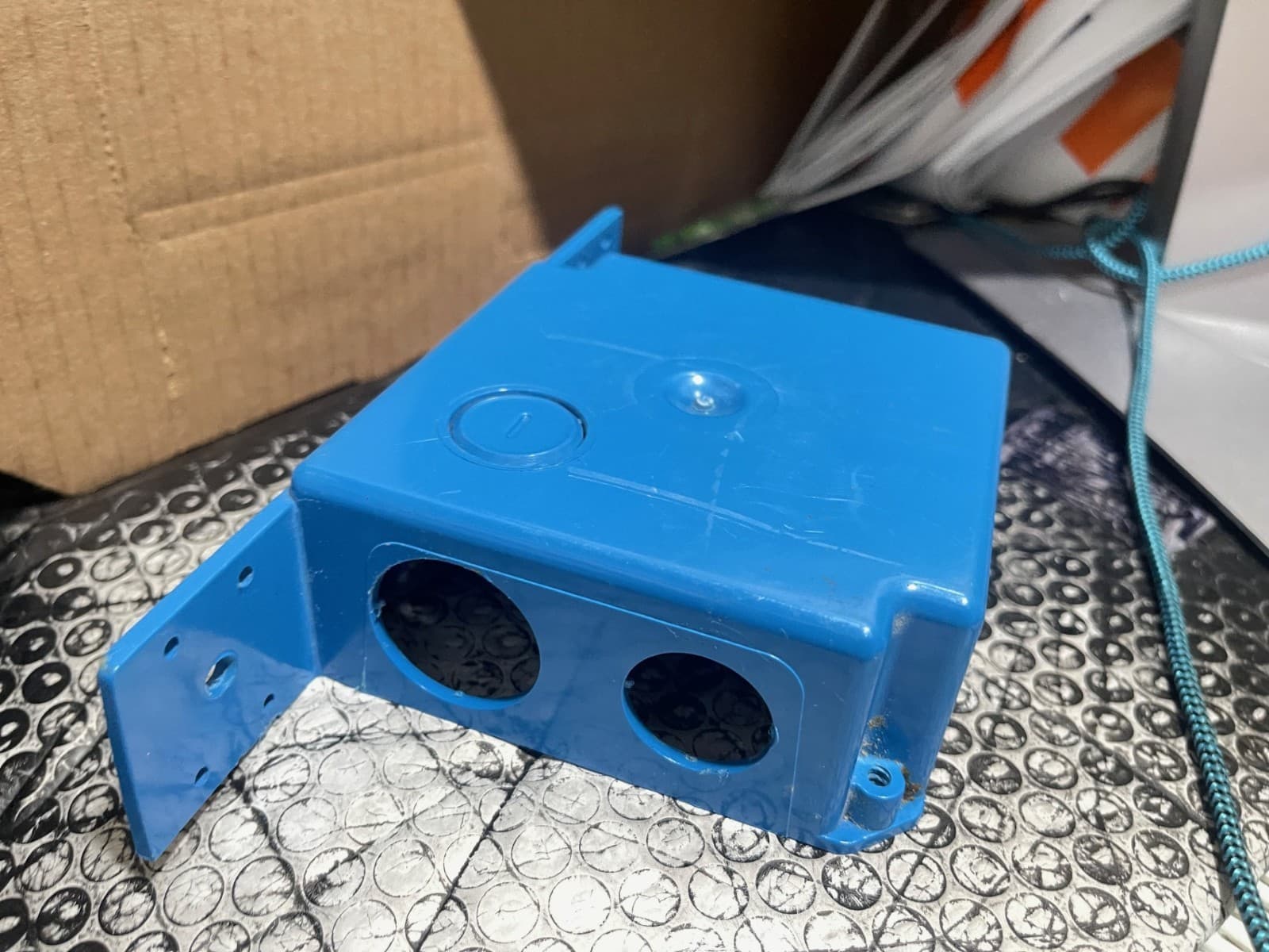 Carlon A521DE-CARR Blue ENT Switch and Outlet Box 2-Gang 20 cu. in.(M4) 5