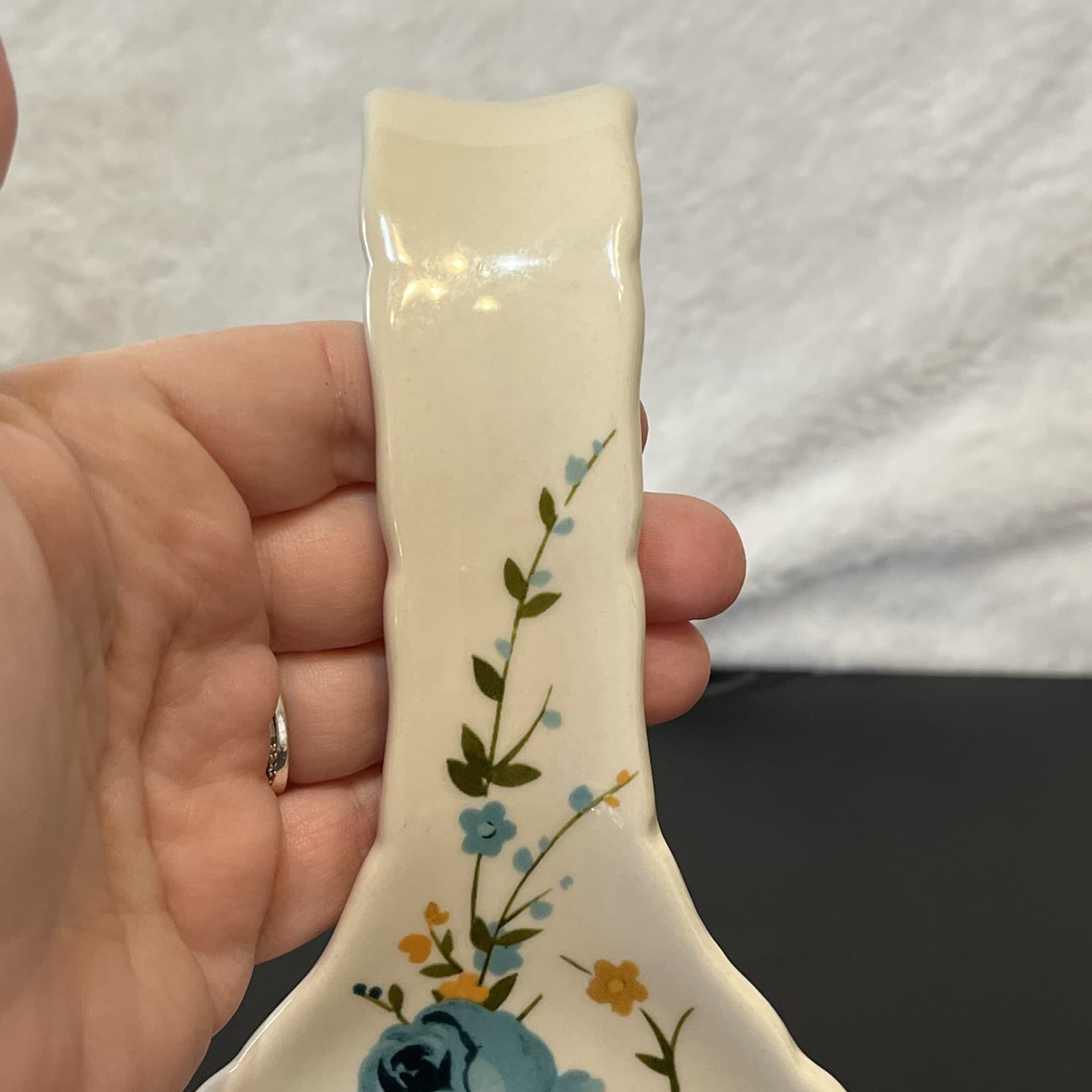 The Pioneer Woman Floral Rose Shadow Spoon Rest Vintage Yellow Blue Flowers 2