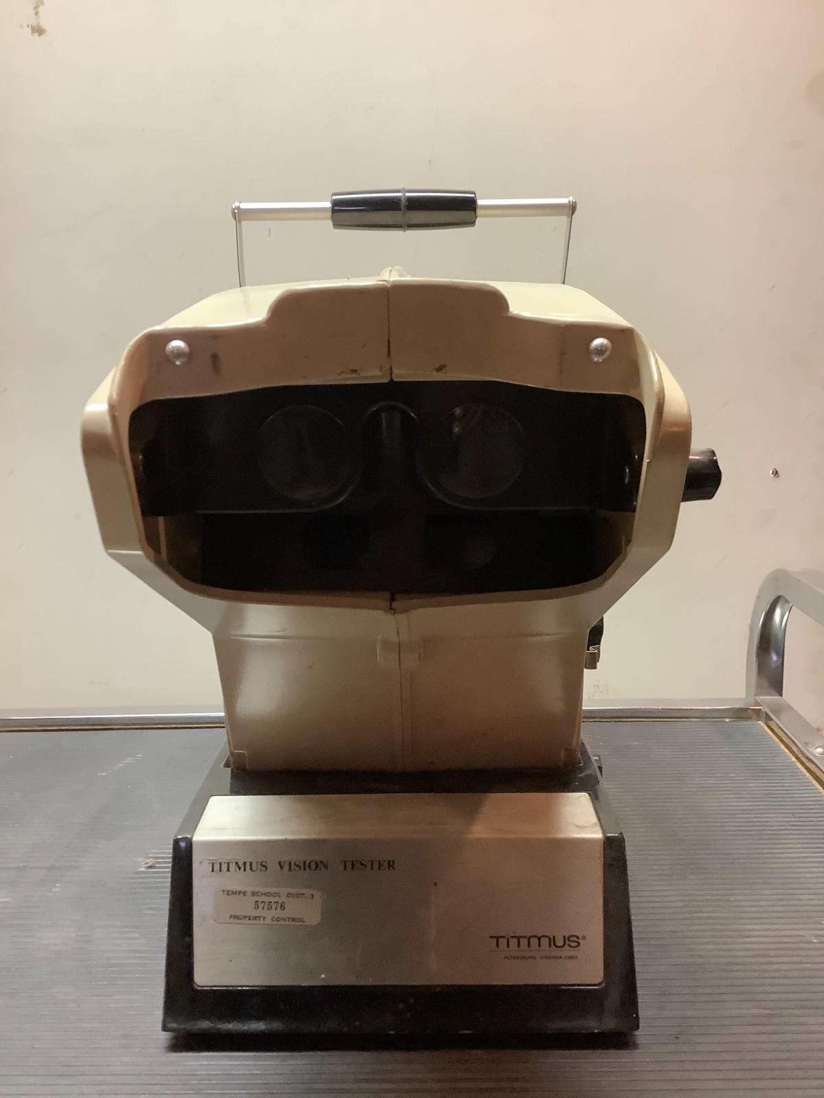 Titmus Optical Company Vision Tester Moder OV-7M 3