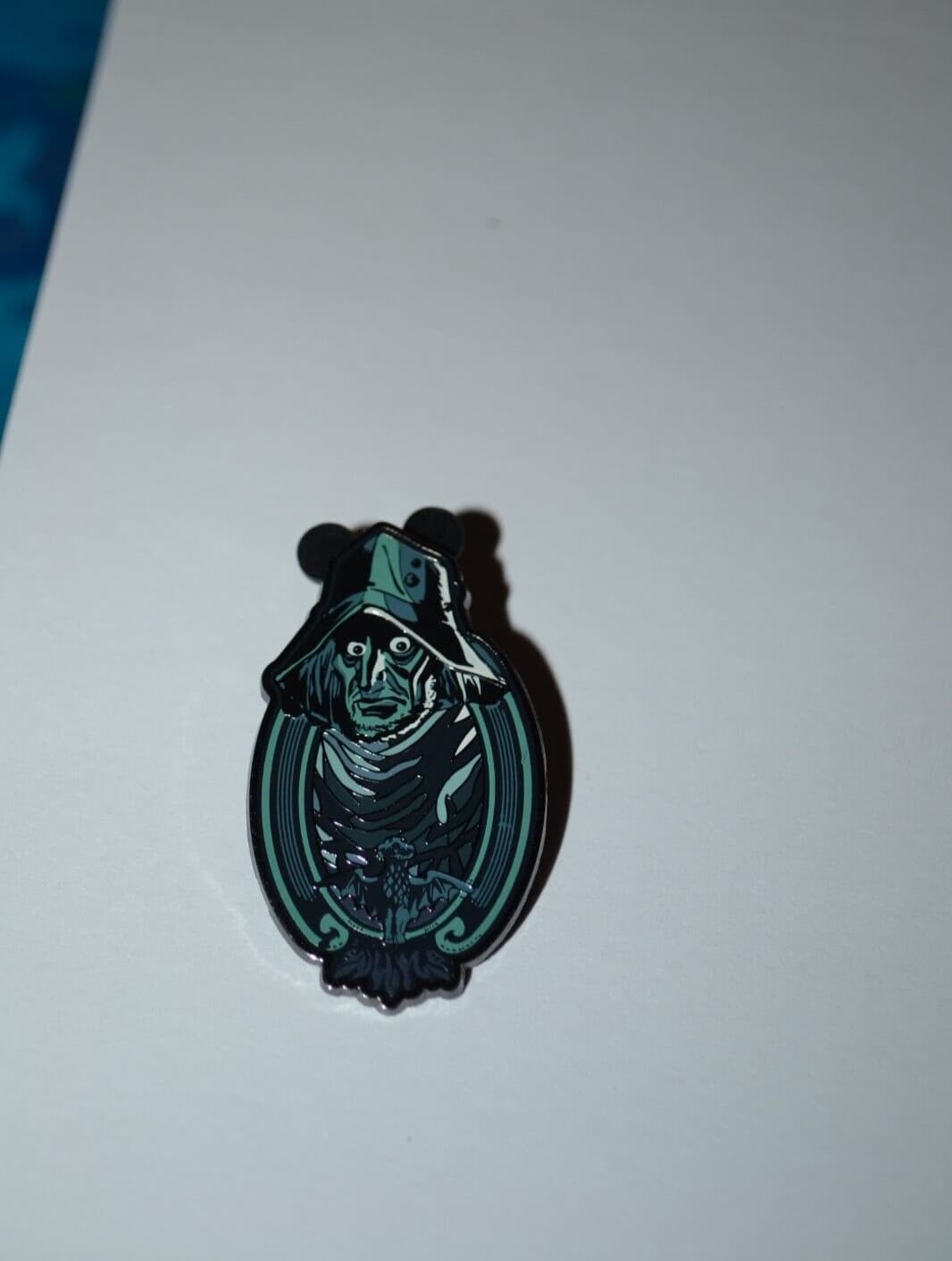 2022 Disney Haunted Mansion The Mariner Ghost Portraits Mystery Pin 3