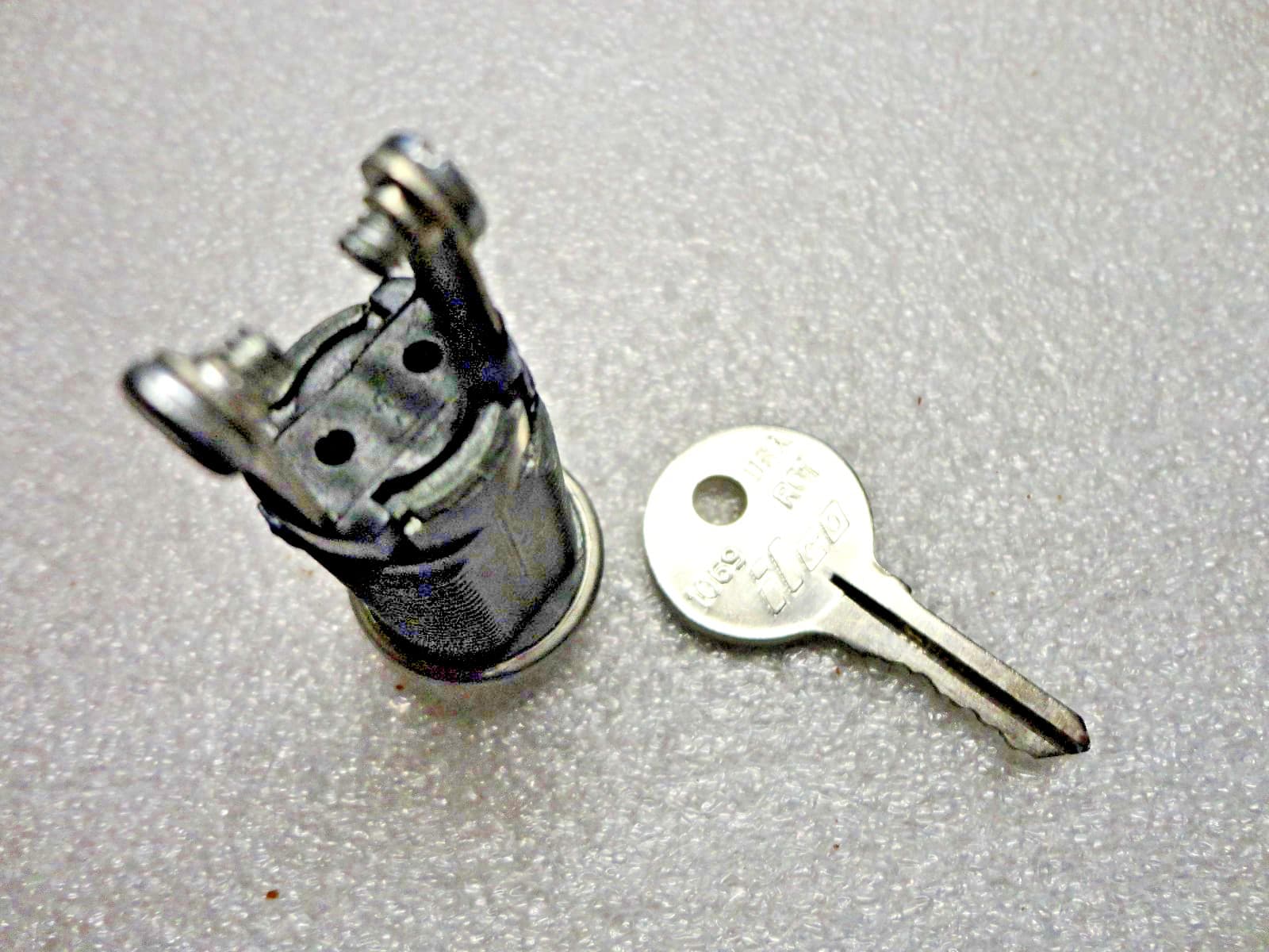 Hudson Key Switch Lock, Used With 1 Key #SA 103, See below, Ship Quick. #3 4