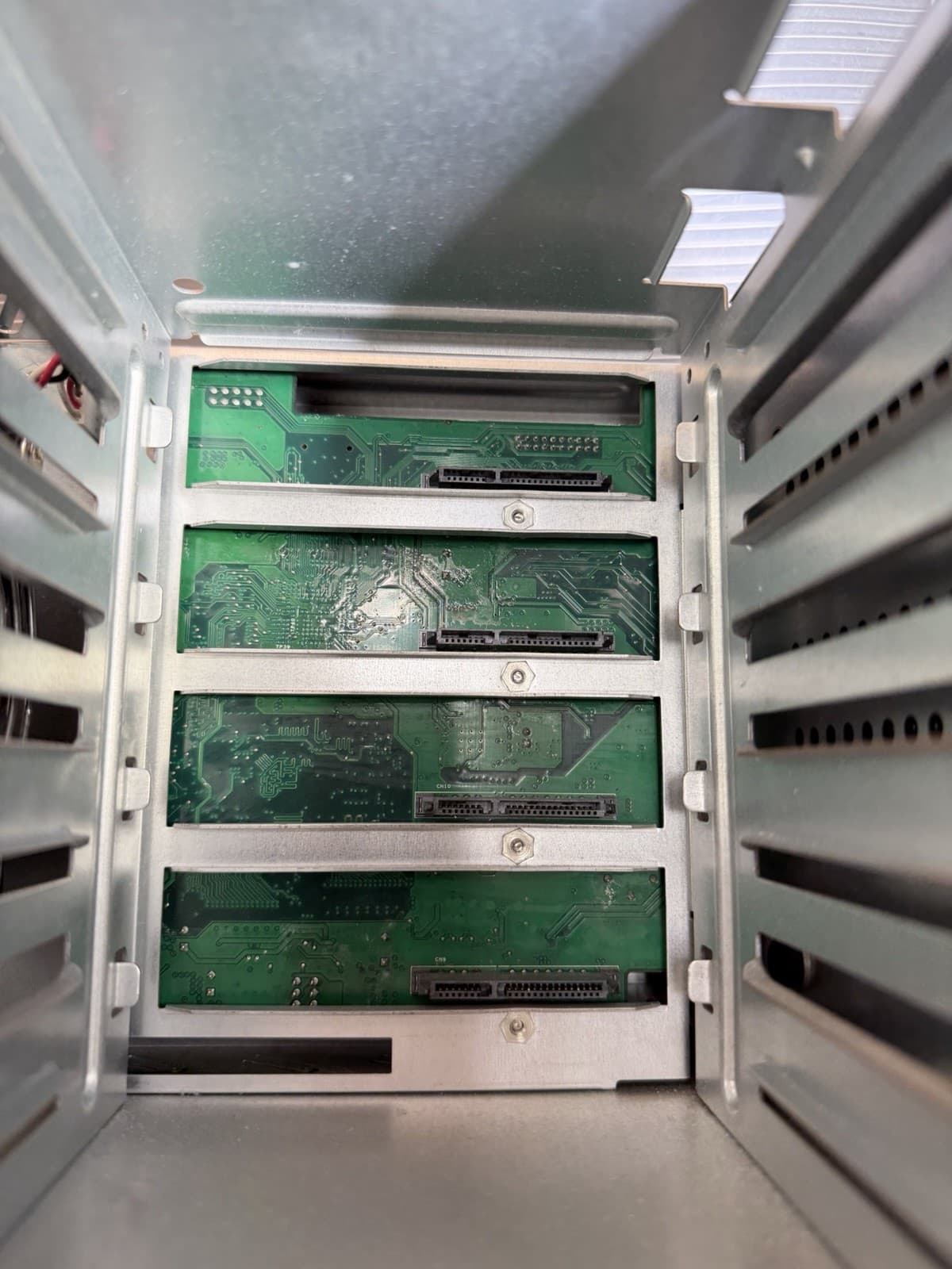 IOMEGA StoreCenter ix4-200D *NO HDD/ADAPTER*, DRIVES NOT INCLUDED 4