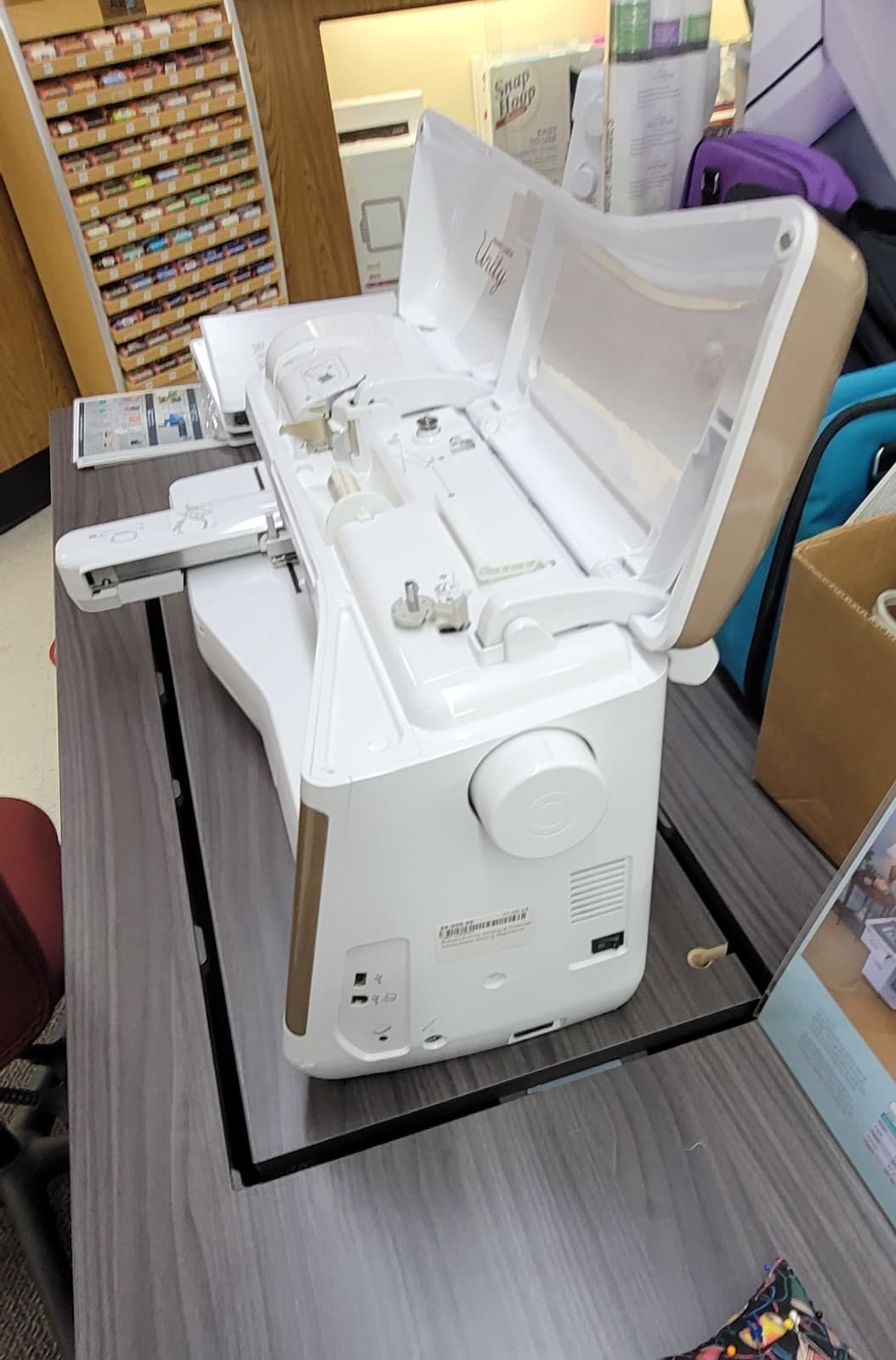  BABY LOCK UNITY SEWING QUILTING EMBROIDERY MACHINE WITH ALL ACCESSORIES (New) 4