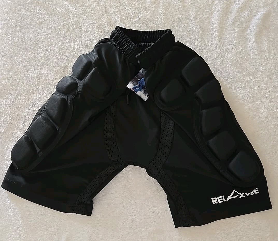 AEIKE Hip Protection Pads Shorts Size M Hip Pads 3D EVA Hip Protection Pad