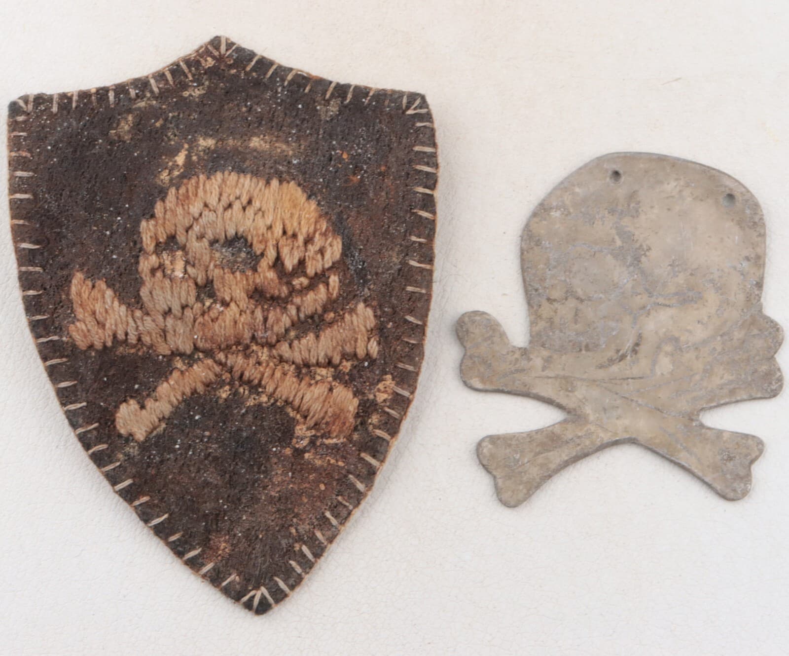 Skull Bones hat badge war period WW1 Handmade embroidery WWI ww2 WWII Battlefiel