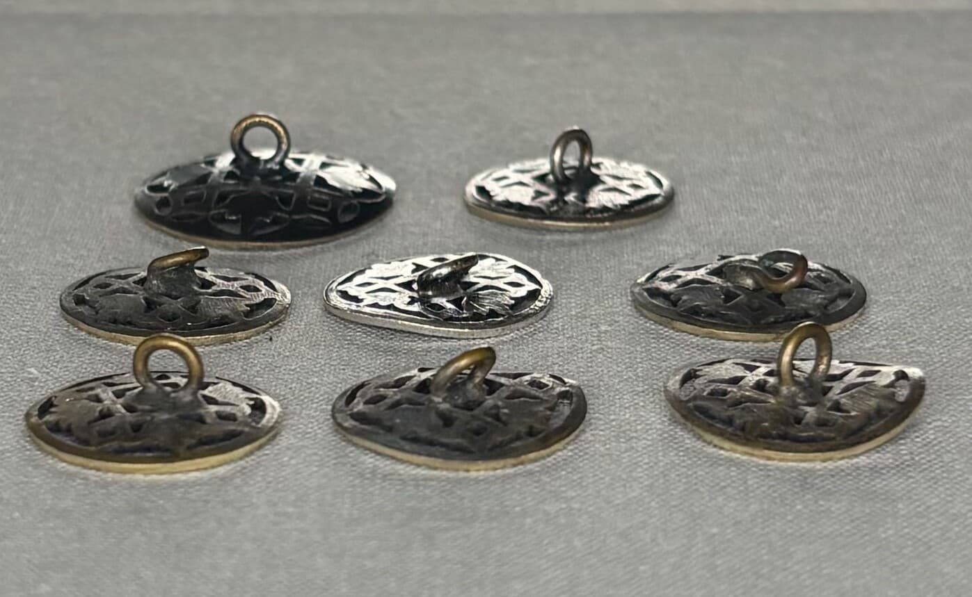 Antique Victorian Metal Buttons - set of 8 - 11/16” & 14/16” 4