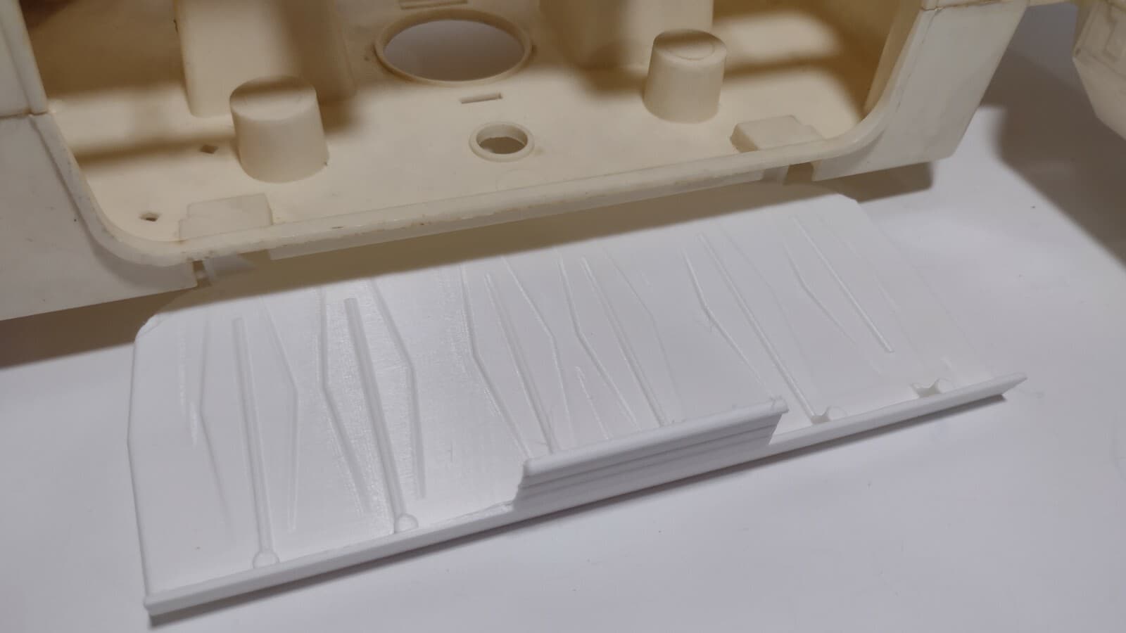 Mattel Space 1999 Eagle action figure LARGE SIDE DOOR reproduction 2