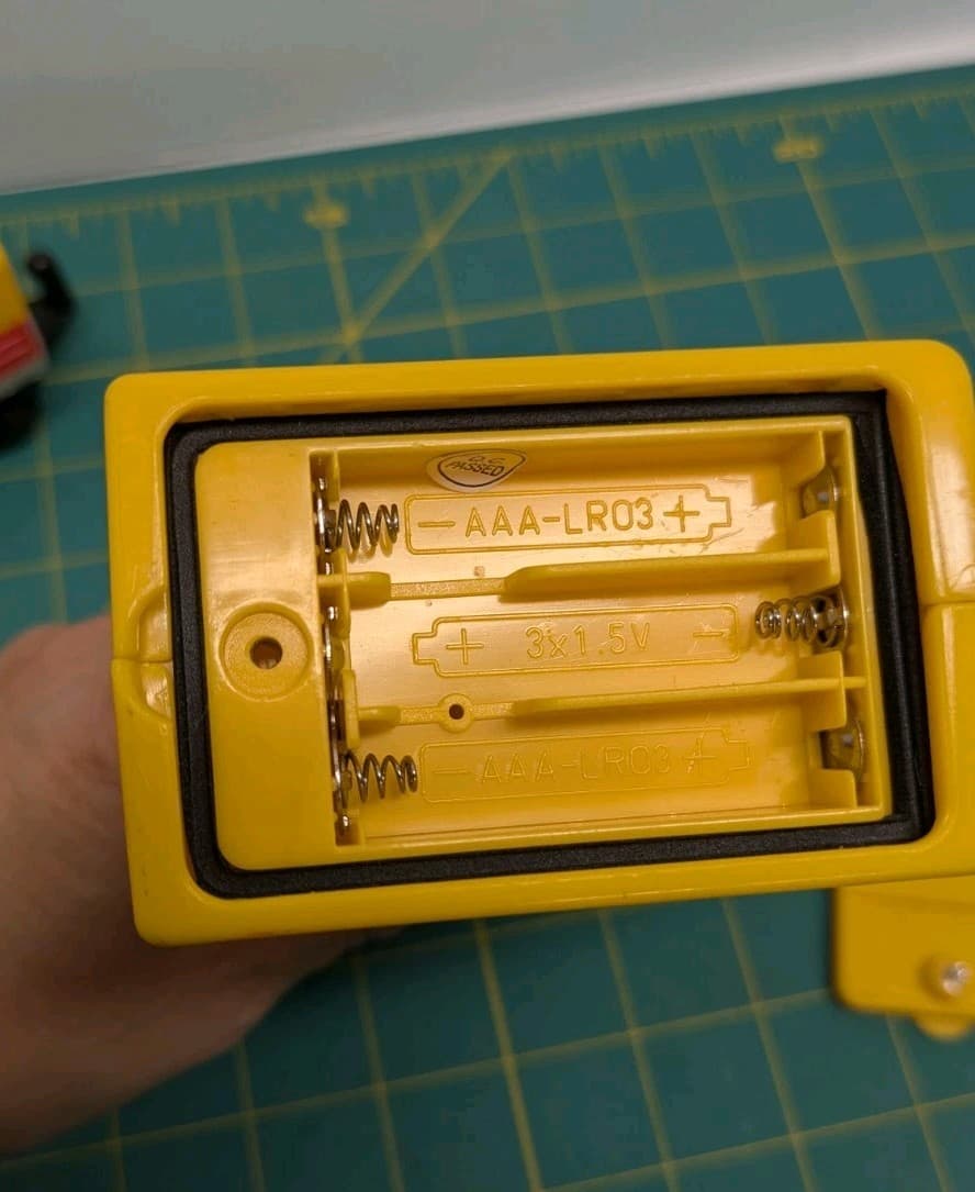 Fisher Price GeoTrax Grand Central Station Yellow Train Engine Remote & Figure 6