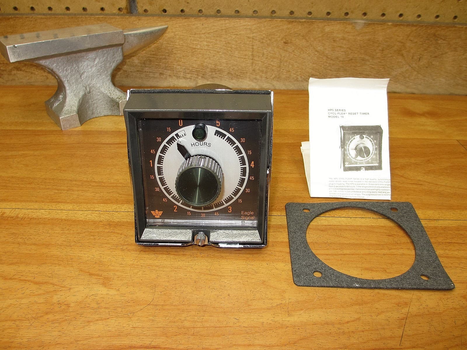 Eagle Signal HP58A6 *NEW OLD STK* Timer 0-5 Hour CYCL-FLEX