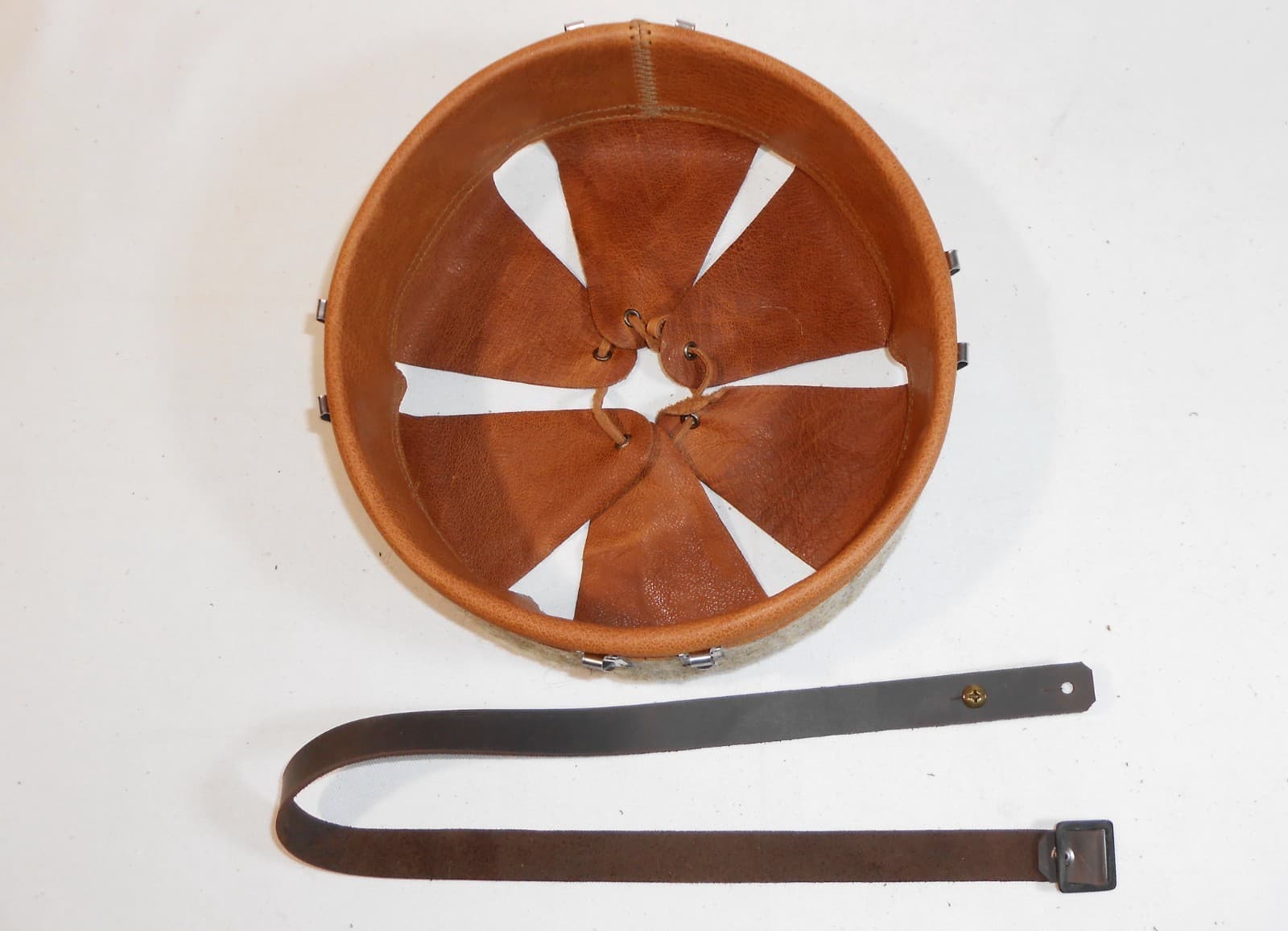 Liner helmet Adrian 1926 genuine aged leather, chinstrap, WW2. size 56 cm 5