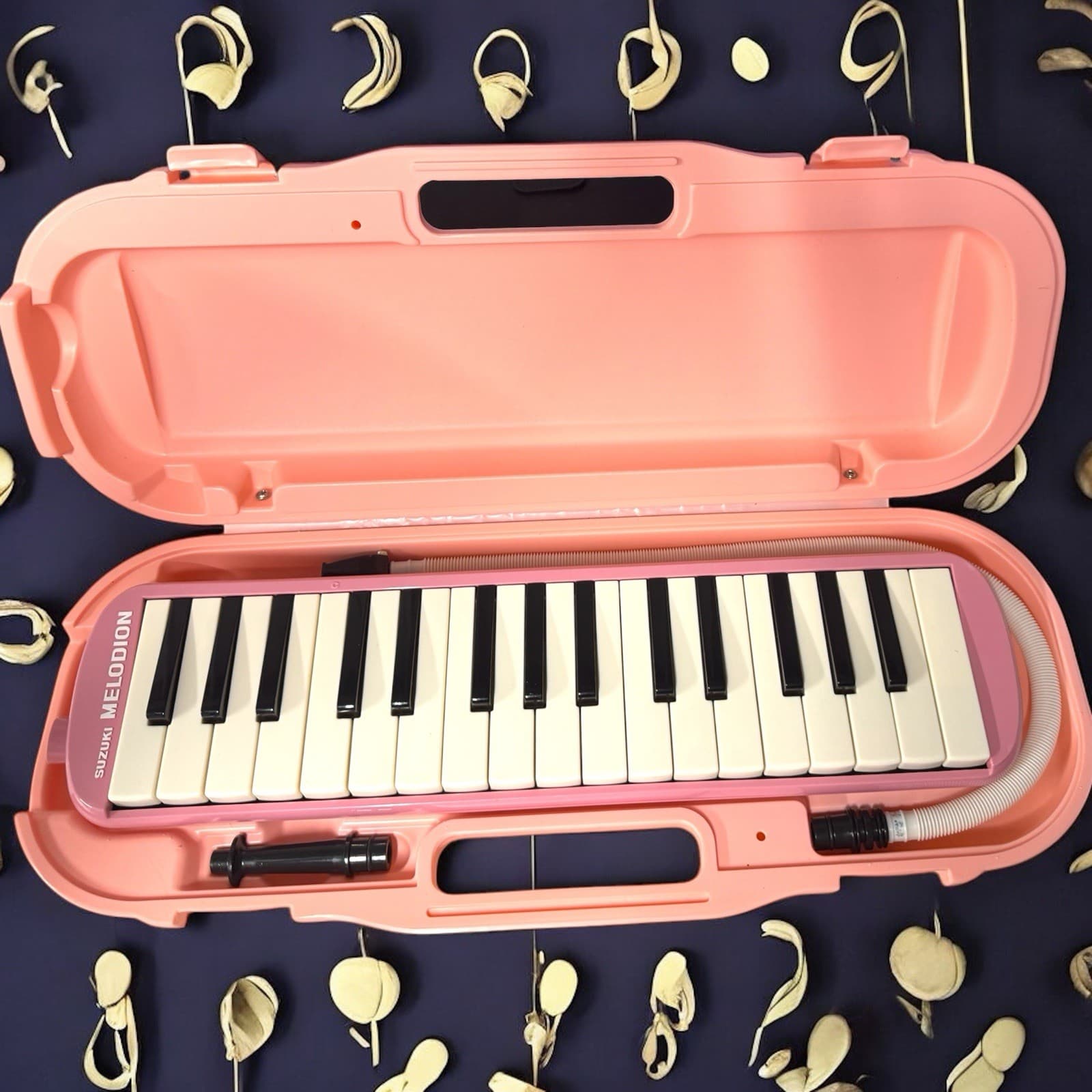 Suzuki MXA-32 Melodion Alto 32 Keys Melodica Pastel Pink in Case See Pics