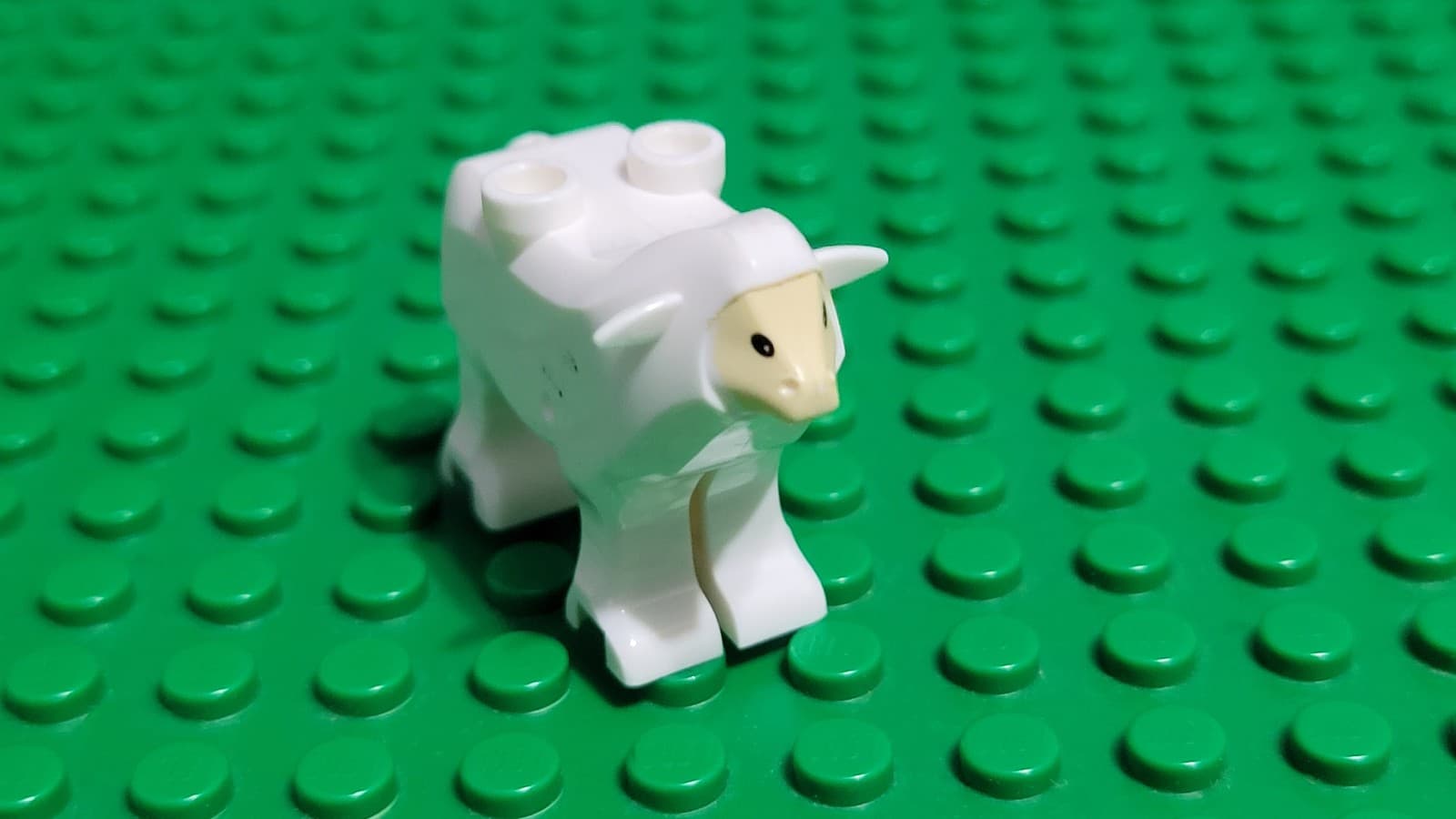 Animals - Minifigure Farm - Sheep, Goat, Pigs, Snake, Tiger, Cubs, Chameleons 3