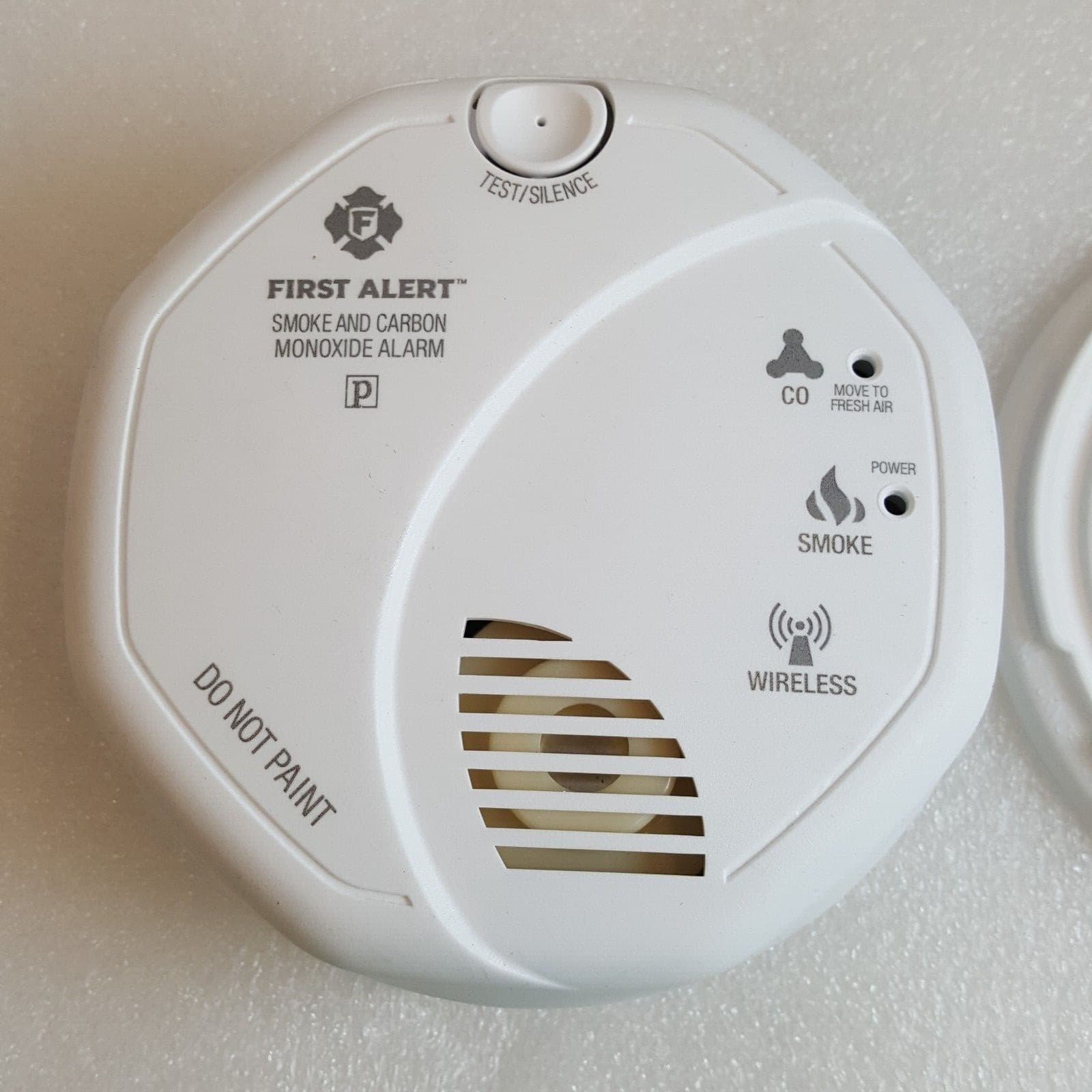 First Alert Z-WAVE Smoke & Carbon Monoxide Alarm (ZCOMBO) - with New Batteries 2