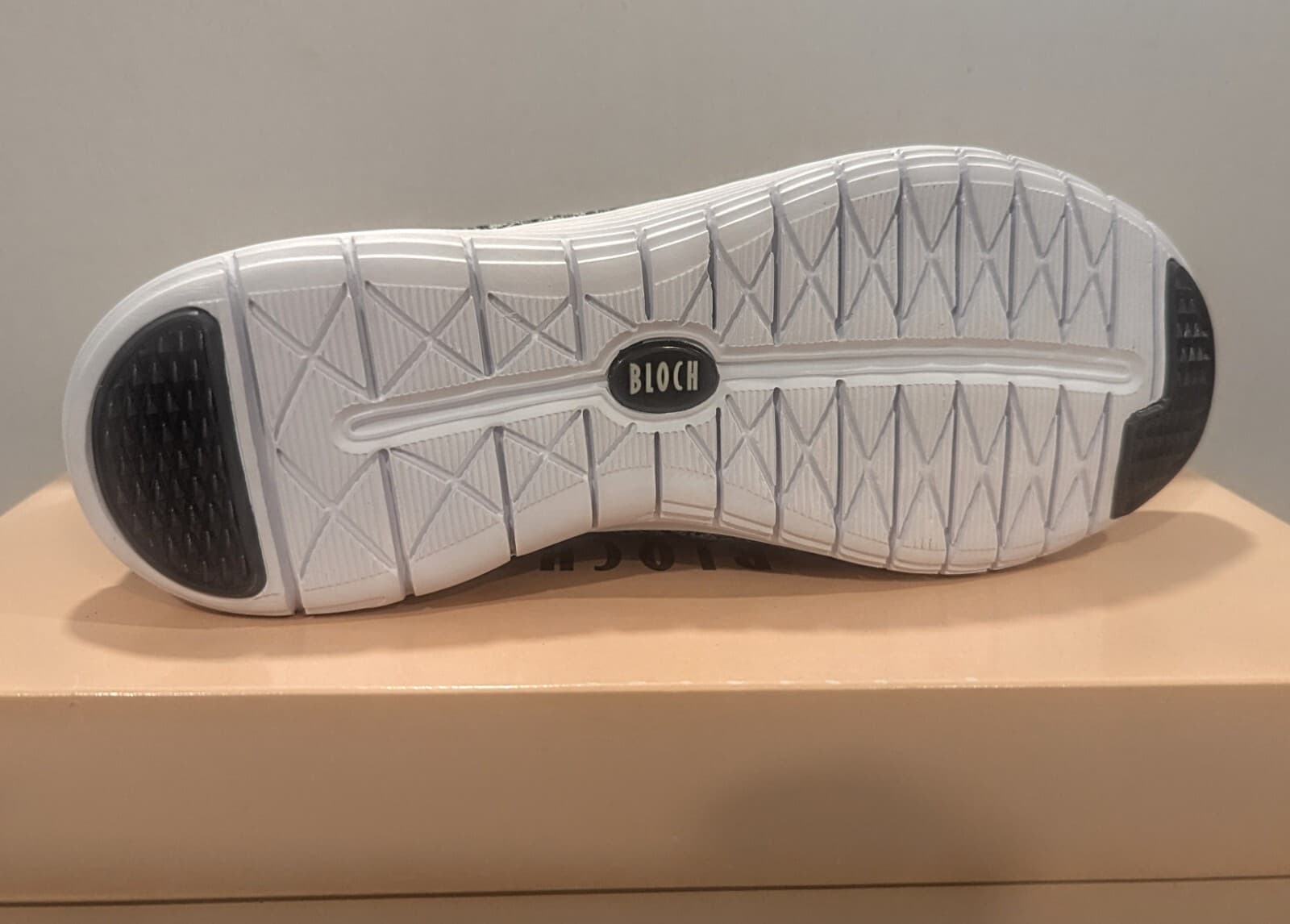 Bloch Omnia S0926L Adult Fitness/Dance Sneaker Size Ladies 7.5/Street Shoe 7 3