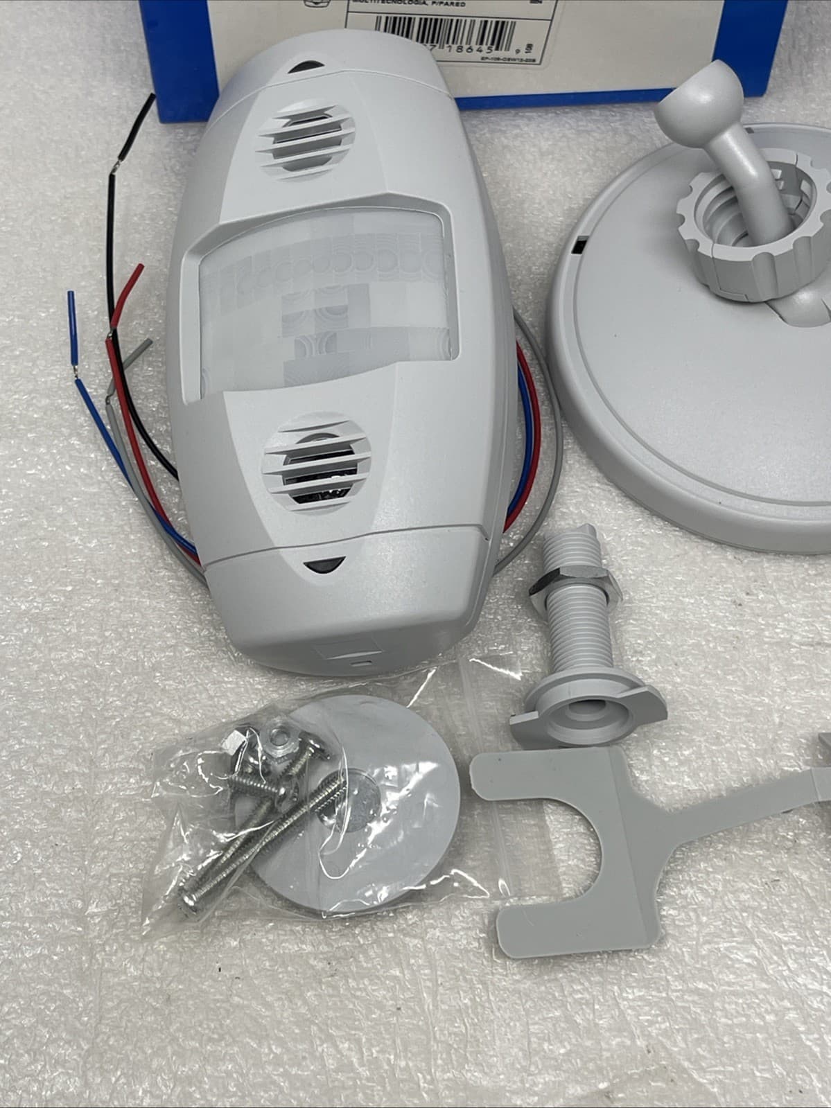 Leviton OSW12-M0W Multi-Tech Wall Mounted Occupancy Sensor Motion, NEW 2