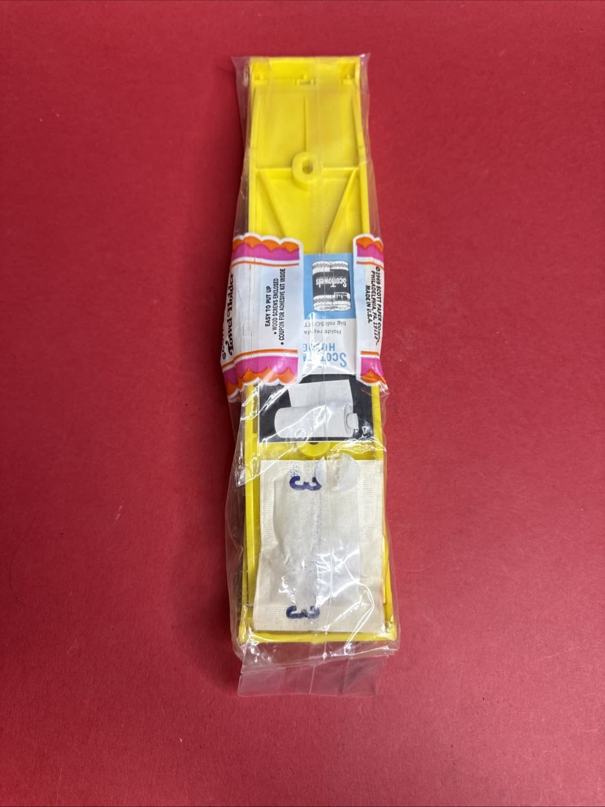 Vintage 1969 Scott Paper Towel Holder Plastic Yellow NEW Made In USA 2