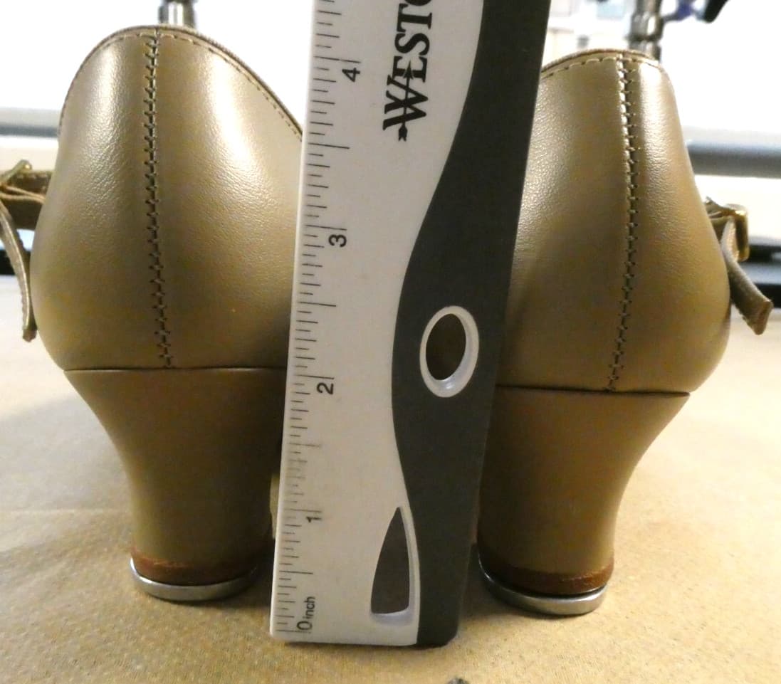 Capezio Character Shoes Dance Tan 550 2" Heel Buckle Size 7M EUC 4