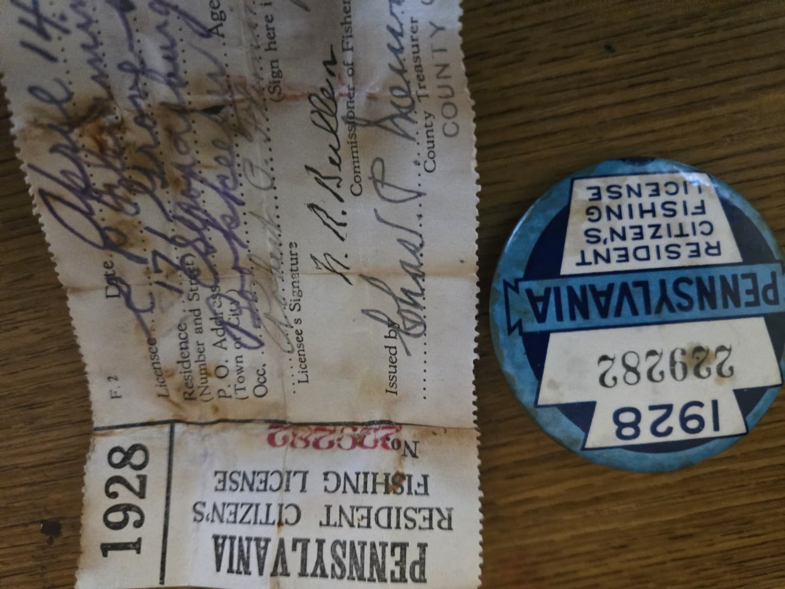 1928 Pennsylvania Resident Citizen's Fishing License Pin Badge Button W/ Paper 2