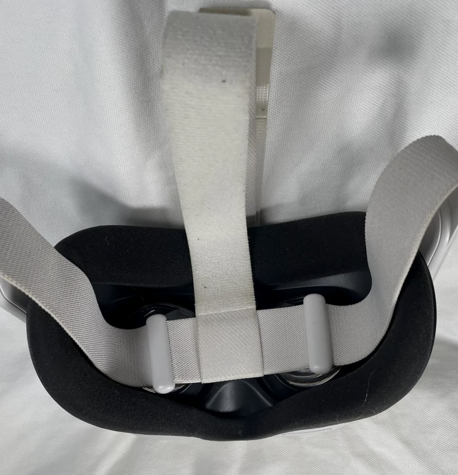 Oculus Meta Quest 2 256GB VR Headset - White Headset ONLY No Controllers 3