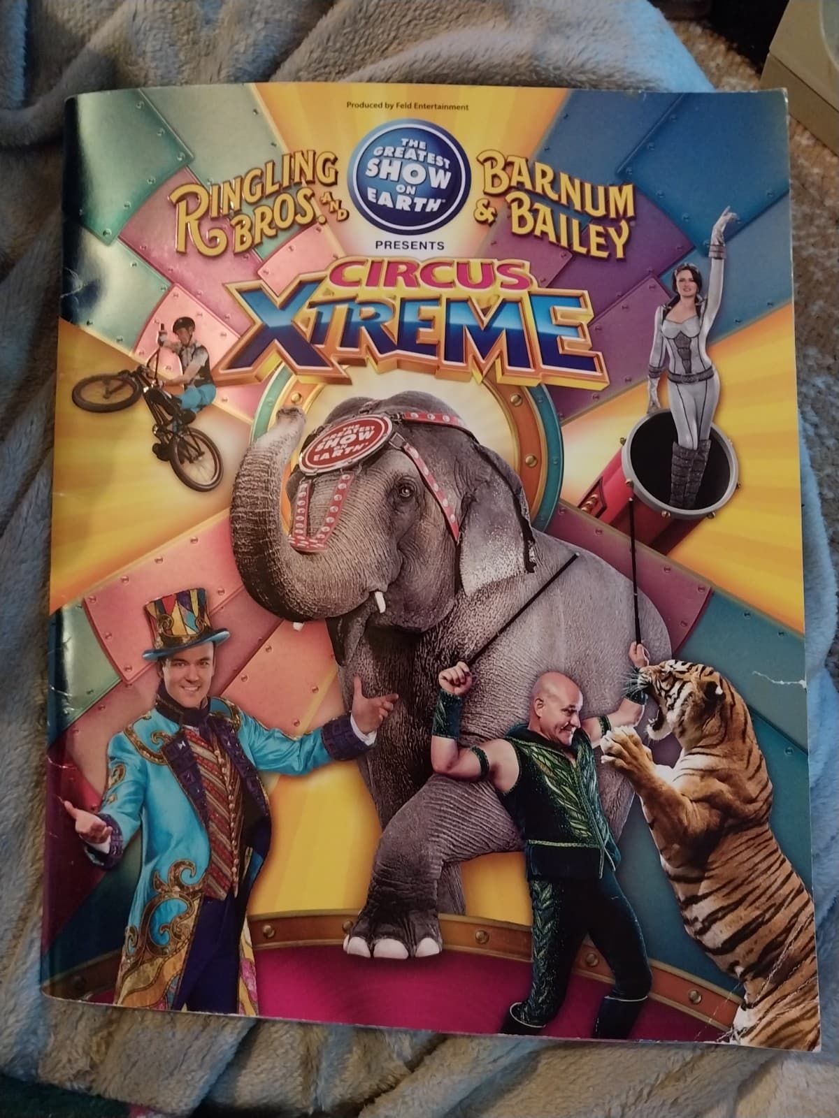 2015 Ringling Bros Barnum & Bailey Circus Extreme Xtreme BOOK PROGRAM Feld RARE!
