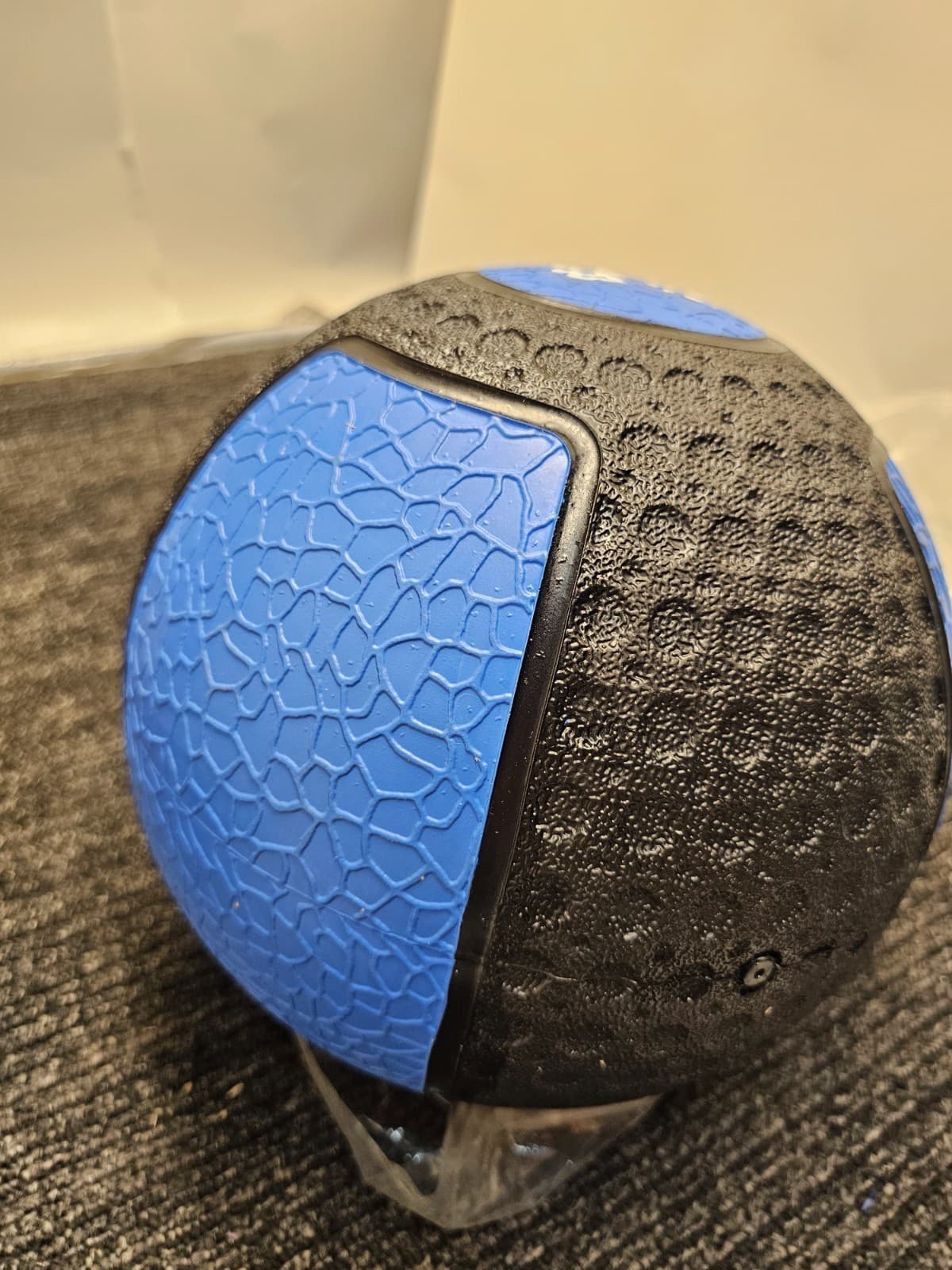 American Barbell Medicine Ball 8 Lbs Blue For Strength Training 3