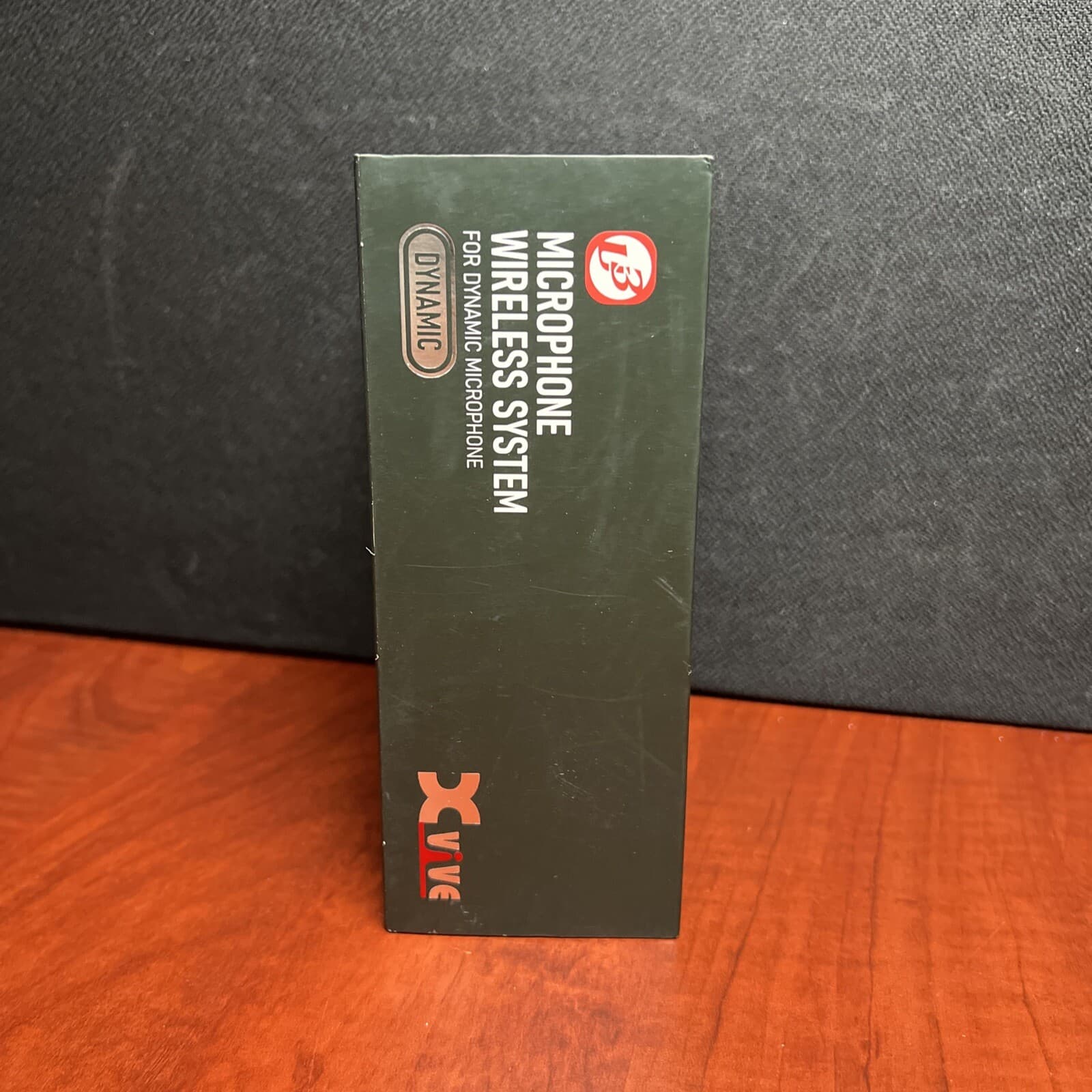 XVIVE U3 2.4GHz Digital Dynamic Wireless Microphone System Black 4