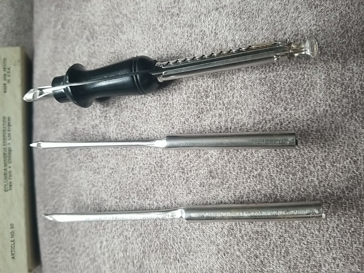 Vintage Columbia Minerva Deluxe Rug Needle Set, Original Box  #90 3