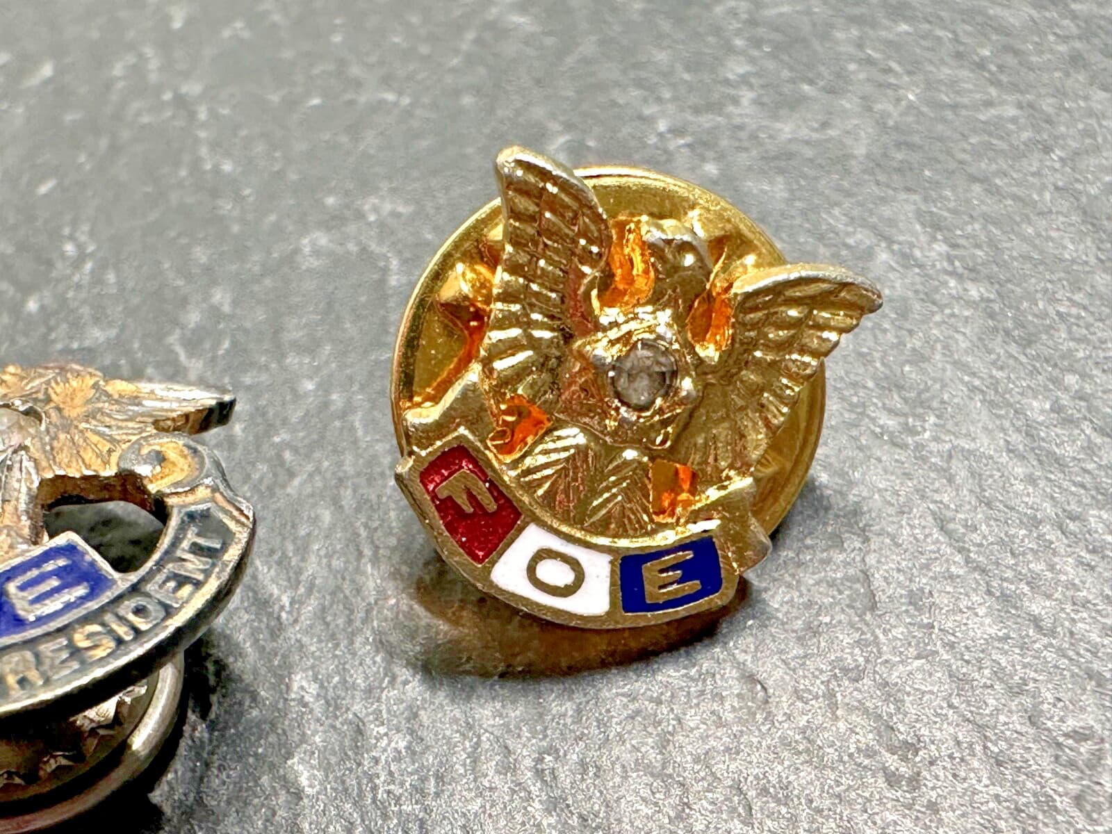 3 FOE PINS TACKS FRATERNAL ORDER OF EAGLE : 1 PAST WORTHY PRESIDENT, 2 FOE G981 4