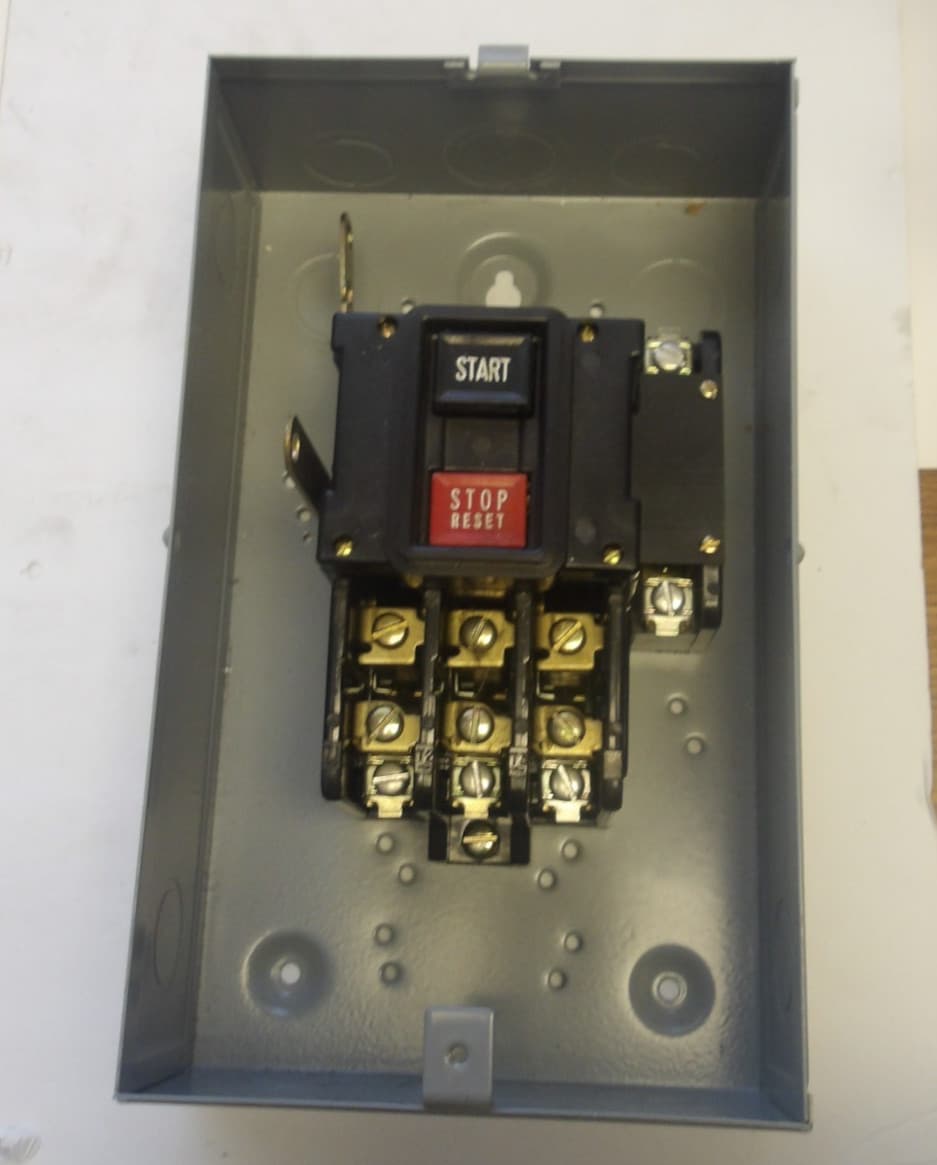 GENERAL ELECTRIC CAT NO: CR1062S3ABP2000 MANUAL MOTOR STARTER 600VAC 14-8 AWG 2