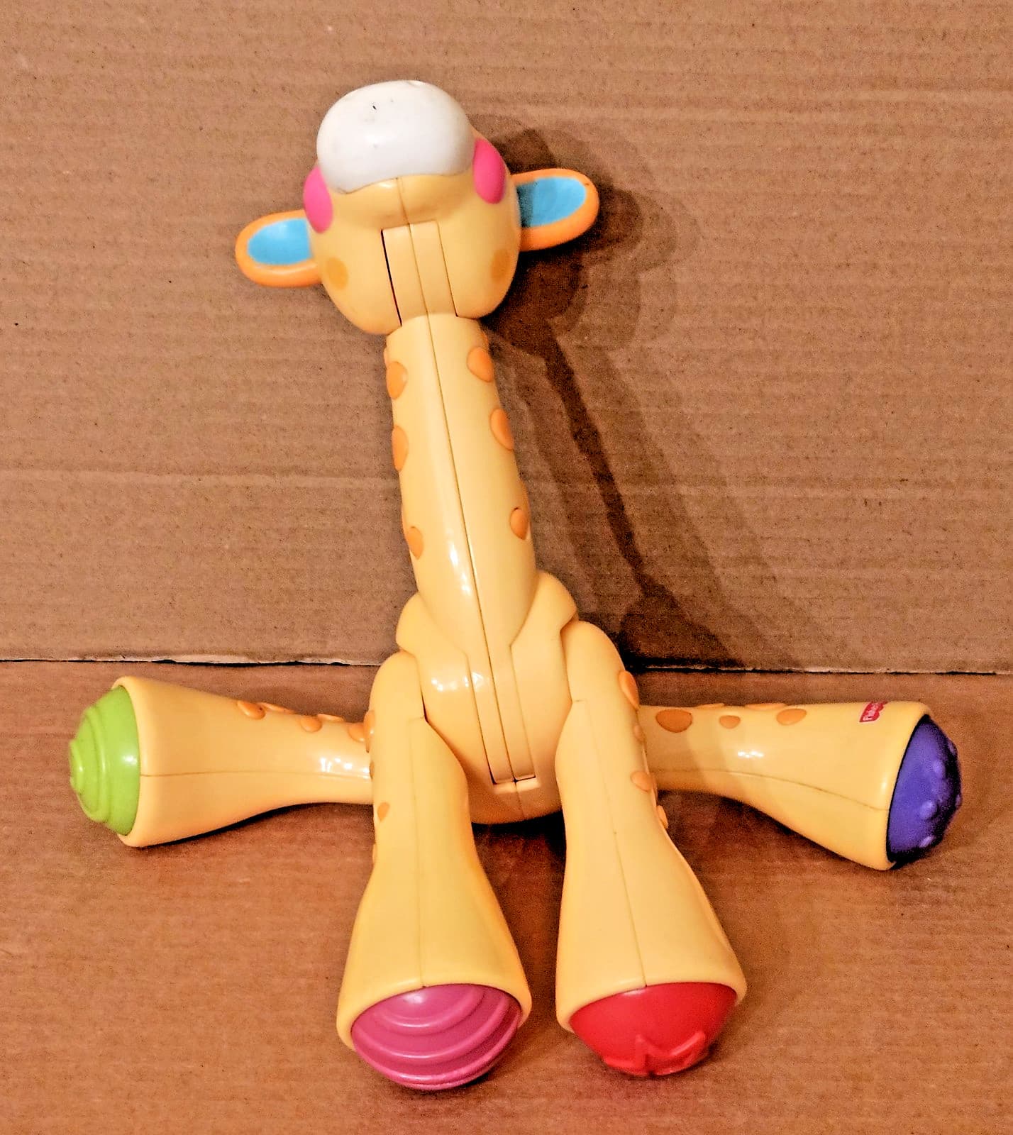 Fisher Price Amazing Animals 10" Giraffe Colorful Sensory Toy Jointed Clicks 3
