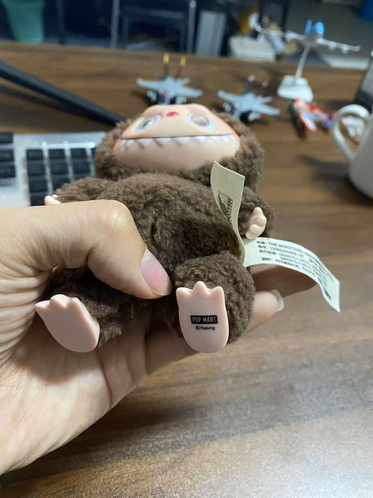 Authentic - POP MART - THE MONSTERS - Exciting Macaron - Chestnut Cocoa - USA 3