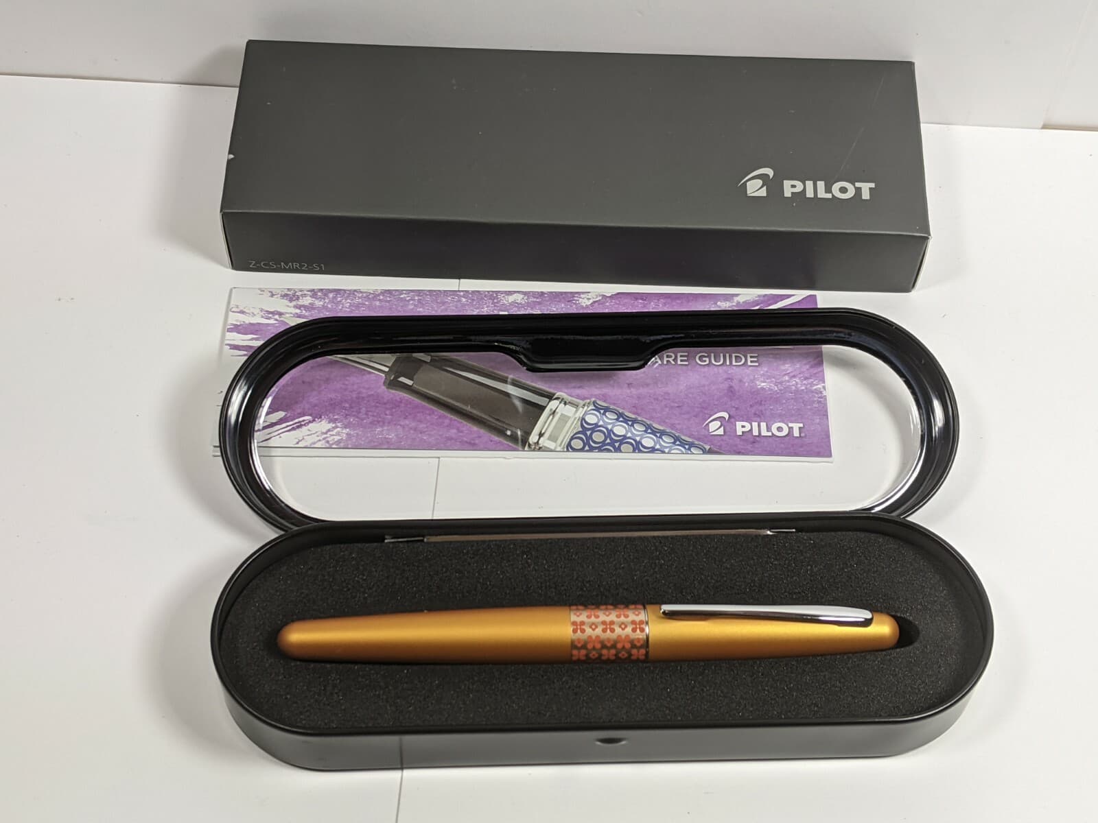 Pilot Metropolitan Retro Pop Fine Rollerball Pen in Orange- P91403 with Gift Box