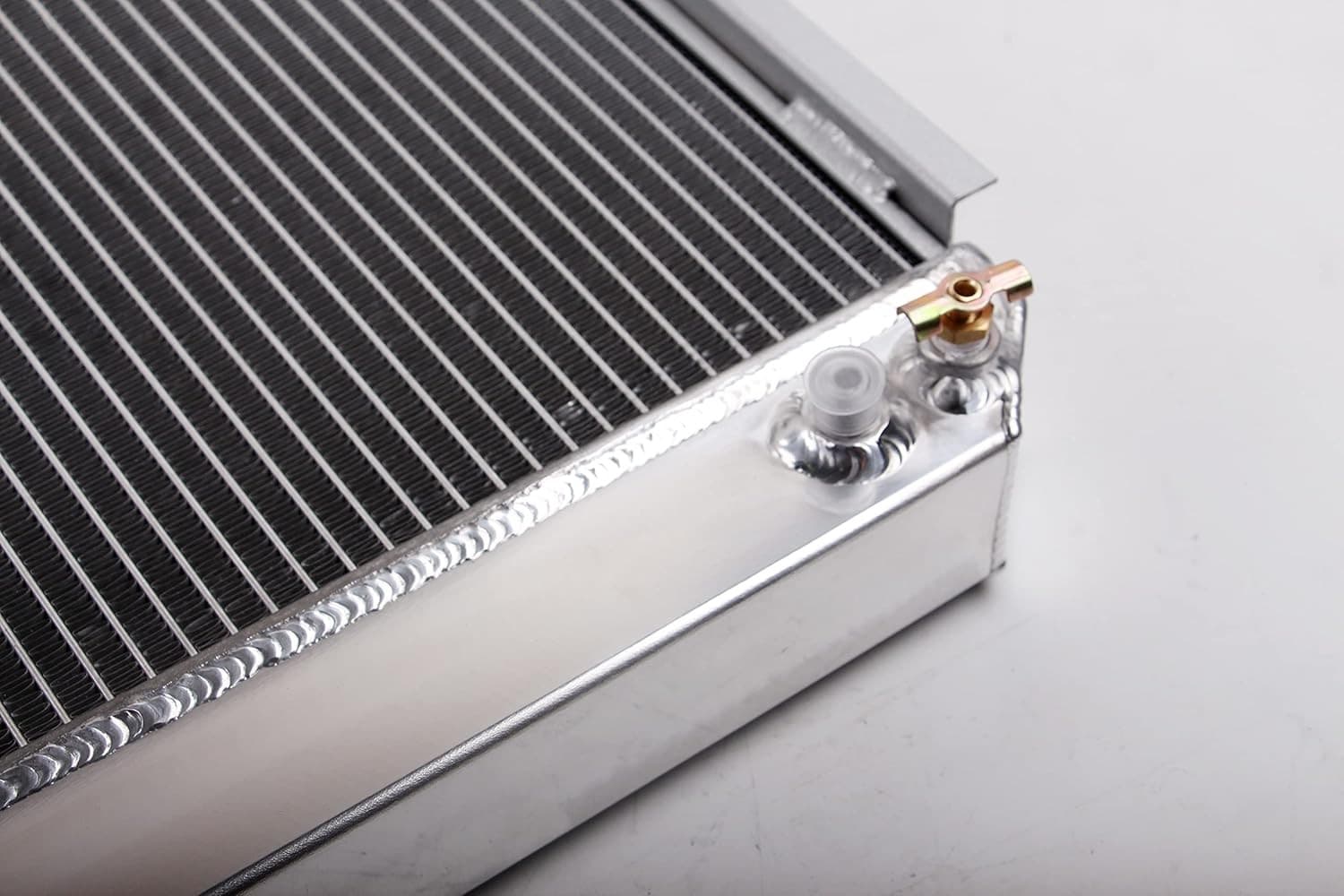 3 Row Core Aluminum Radiator For Toyota 4 Runner Pickup DLX SR5 Base Truck 3.0L 4