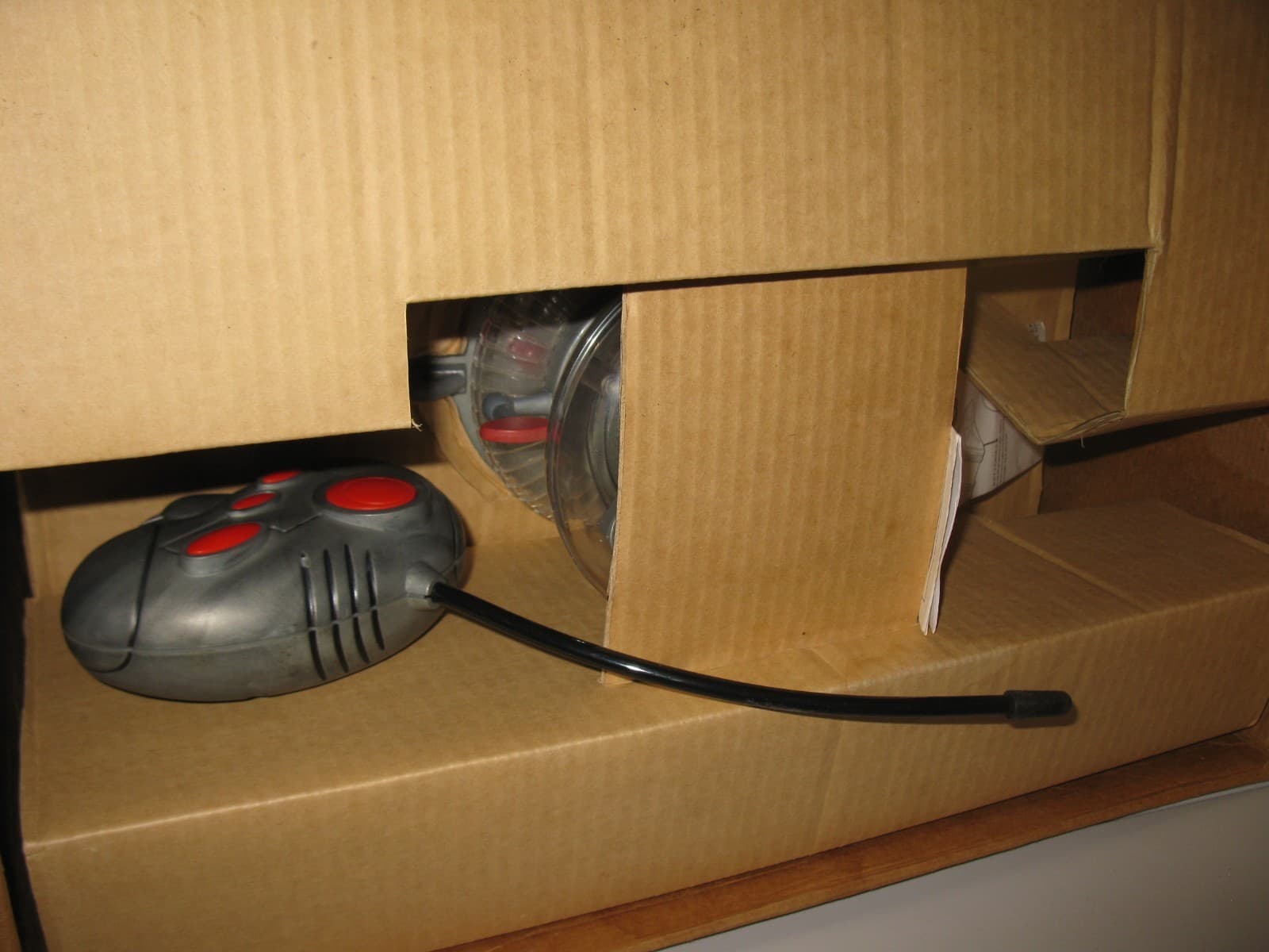 1998 Trendmasters Lost In Space Large RC 24” B-9 Robot w/ Remote,  Box, Used 4