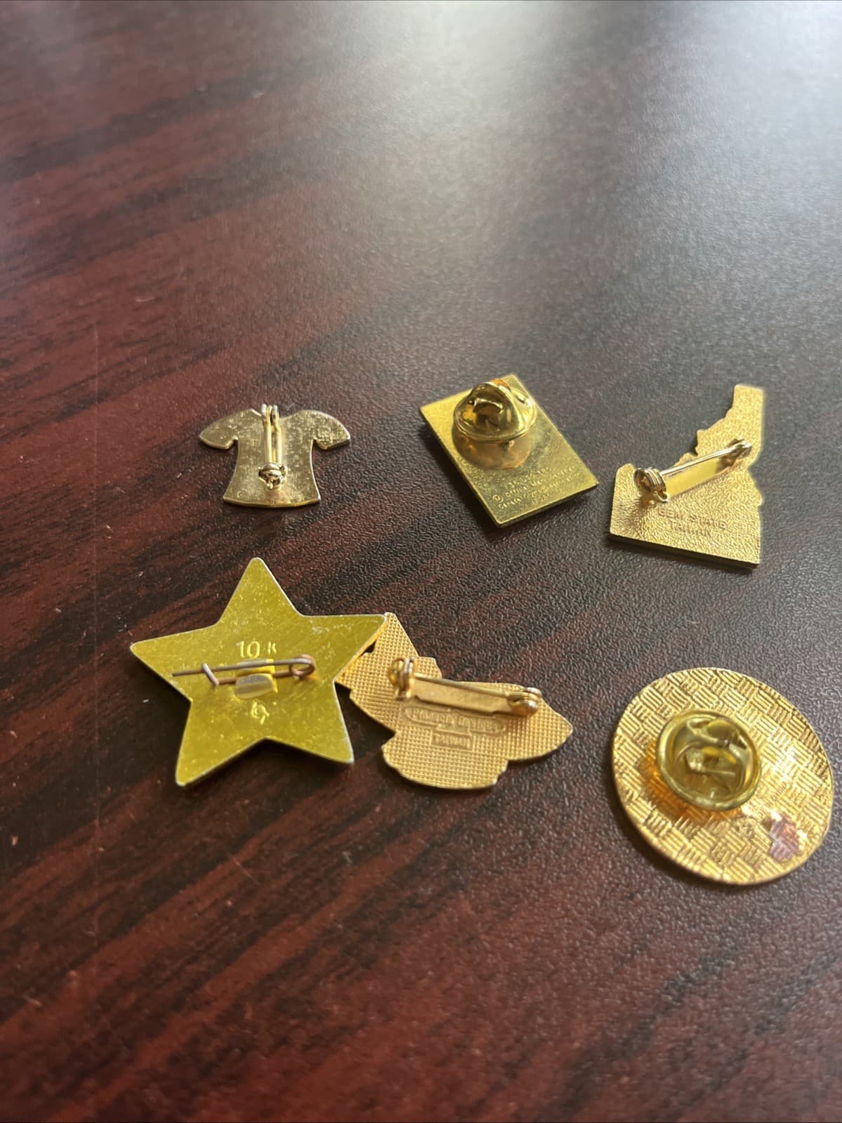 Lot Of 10 Random Mixed Lapel Hat Pins B2 5