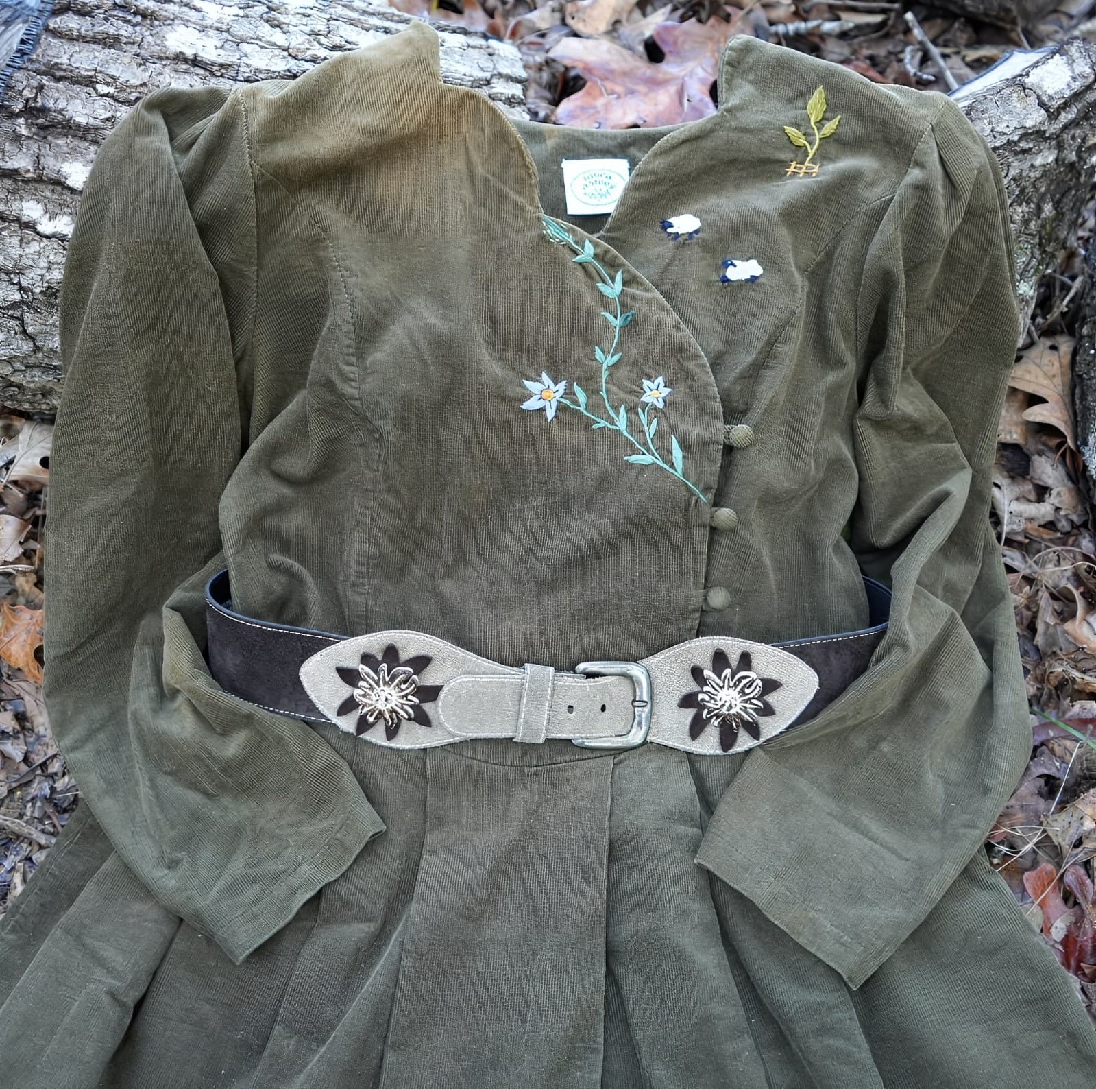 Vintage Olive Dirndl with Belt Oktoberfest Bavarian Tyrol Dress Size L 14 EU 44