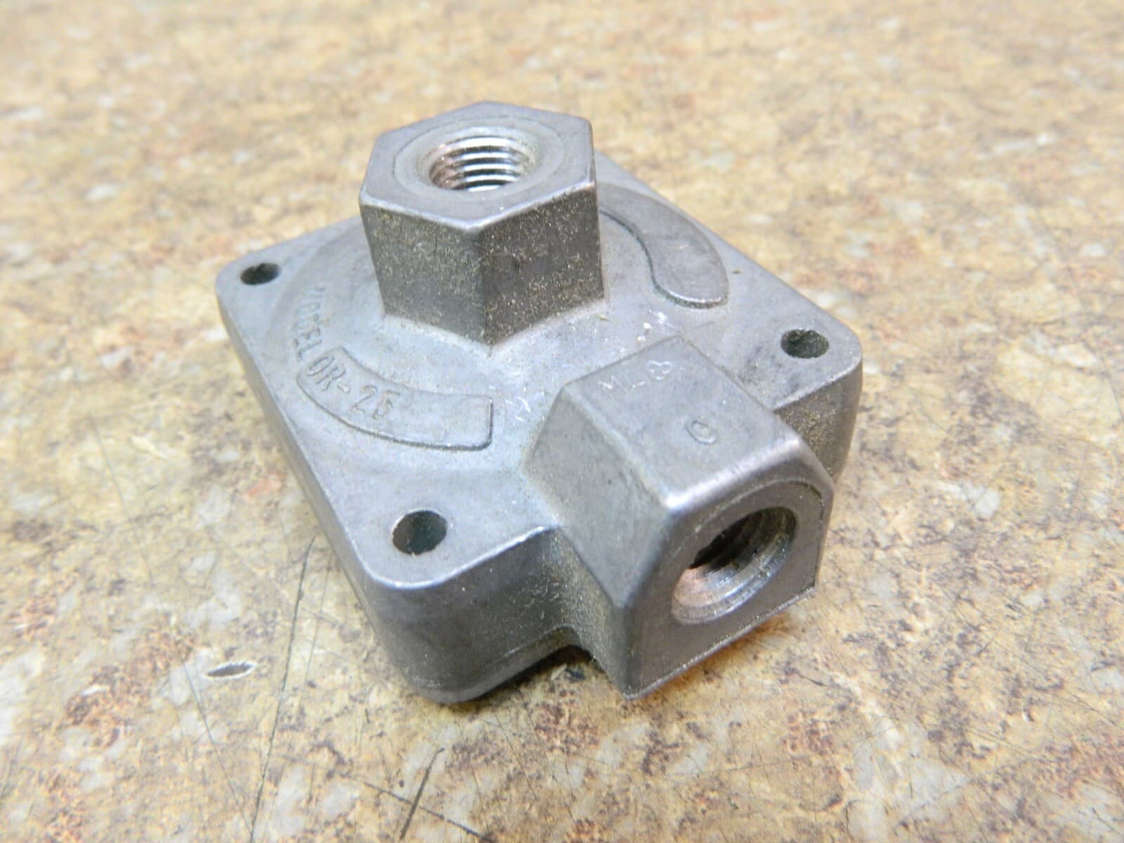 PARKER  OR25  Quick Exhaust Shuttle Valve  1/4" NPT 5