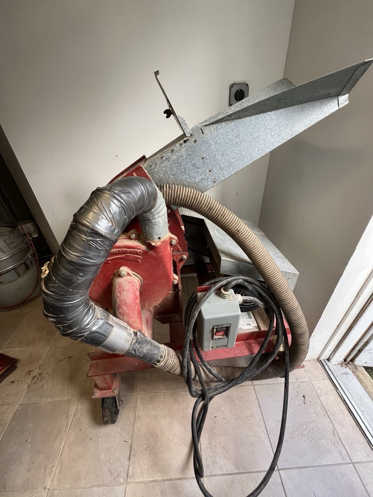 Hammer Mill Grain Grinder - C.S. Bell Model 10HMBL 3