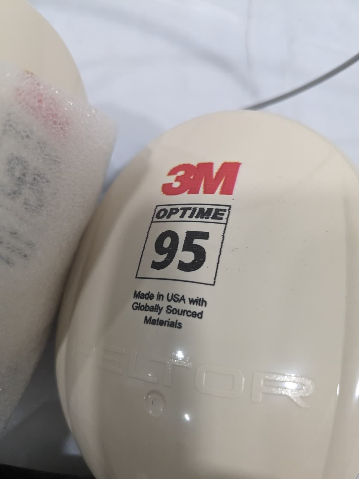 3M Earmuffs Behind the Neck, 21 dB NRR Under the Chin Foam Cushion 7000009666 3