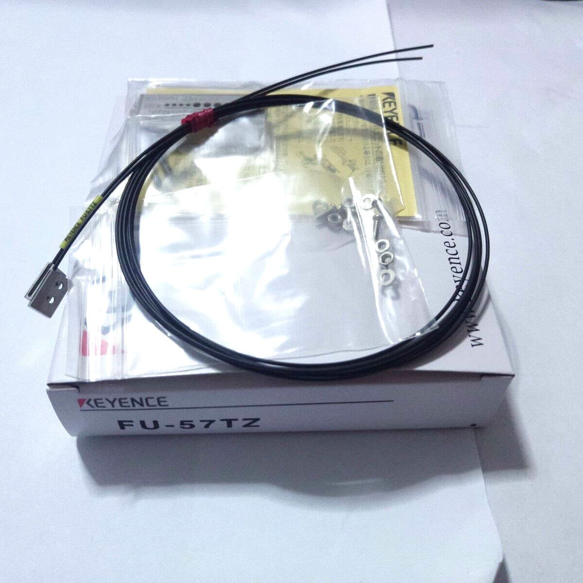 KEYENCE FU-57TZ Fiber Optic Sensor New